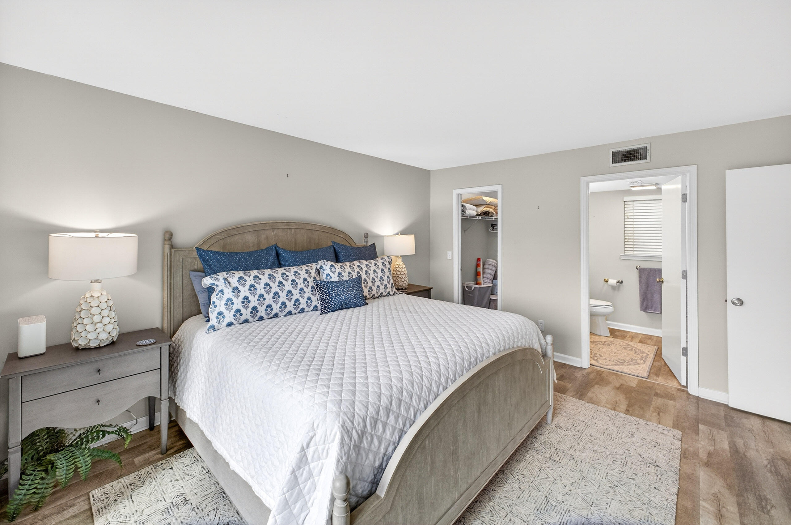 HARBOUR POINT CONDO - Residential