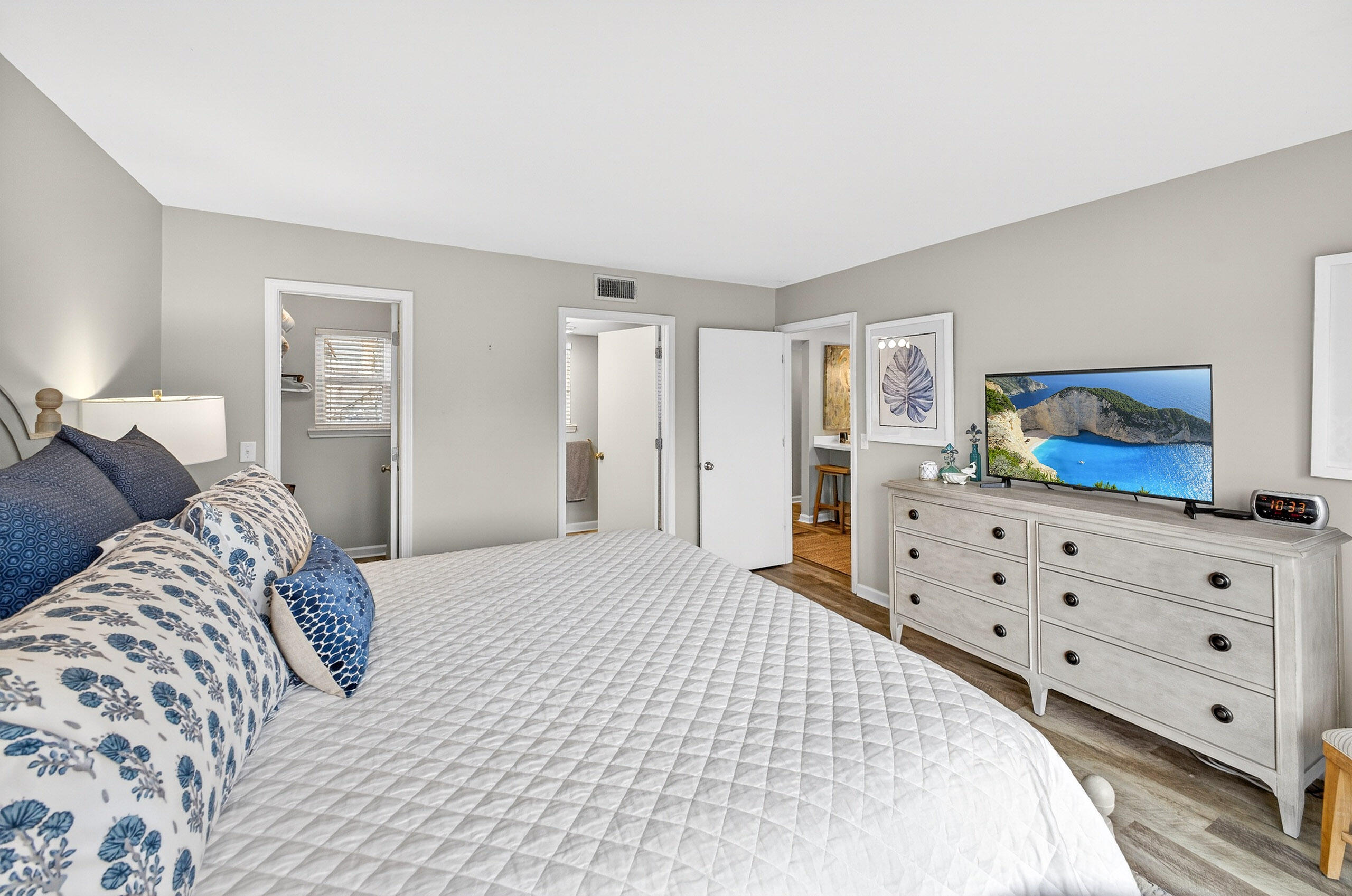 HARBOUR POINT CONDO - Residential