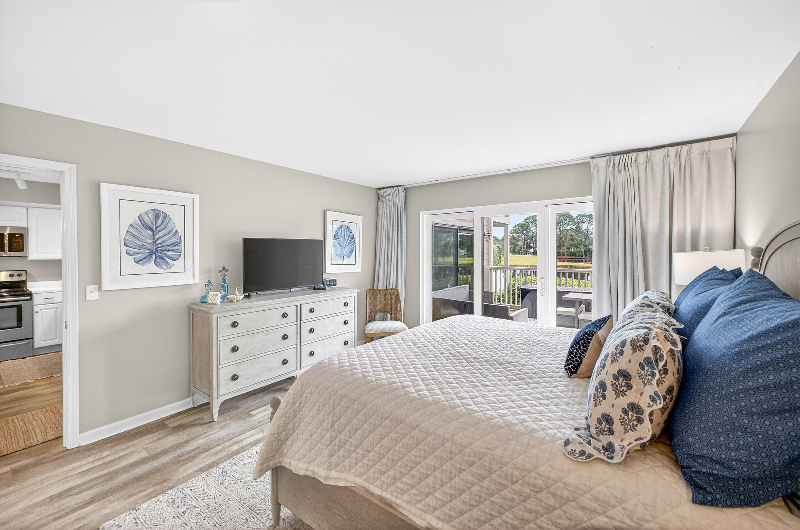 HARBOUR POINT CONDO - Residential