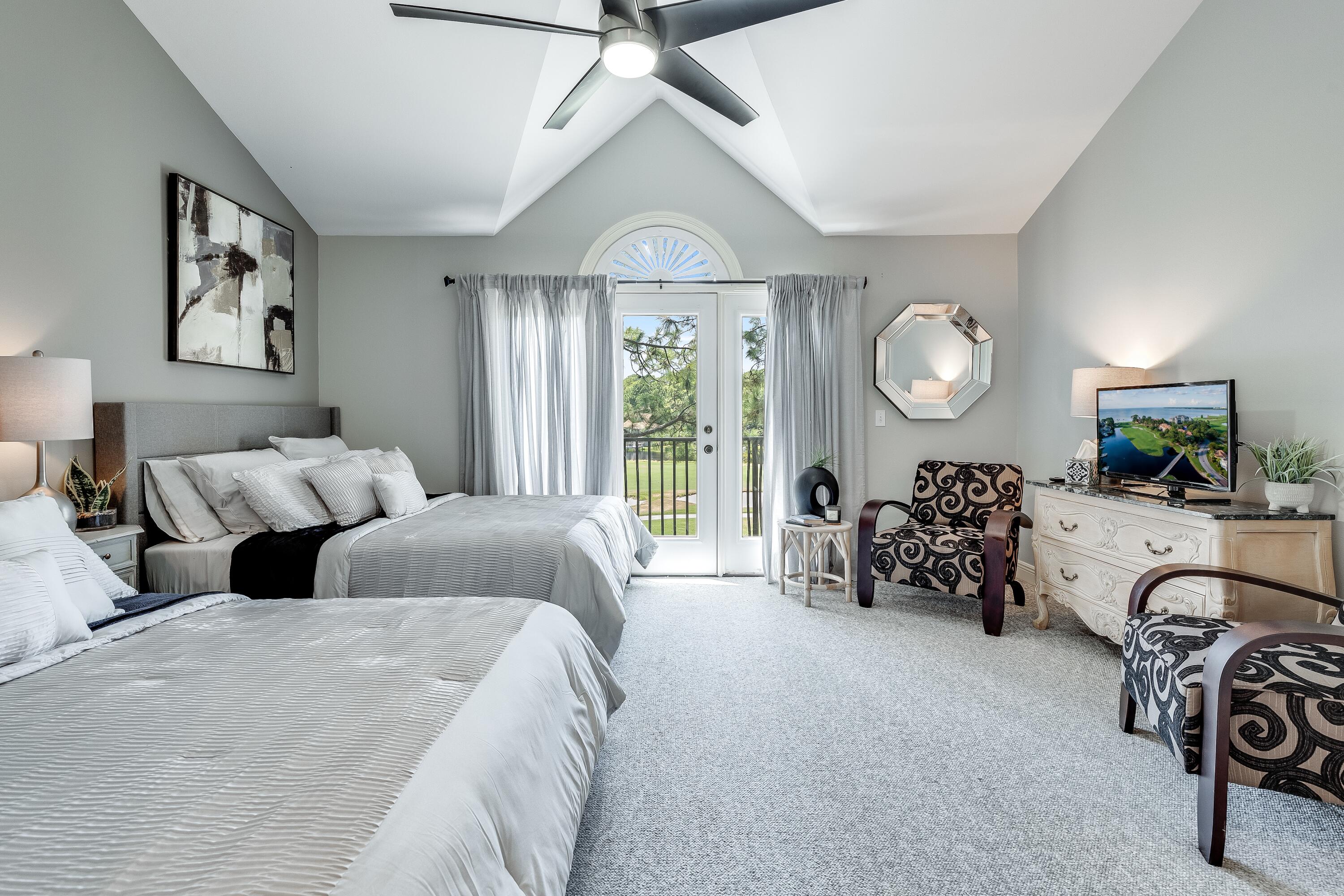 VANTAGE POINTE - Residential