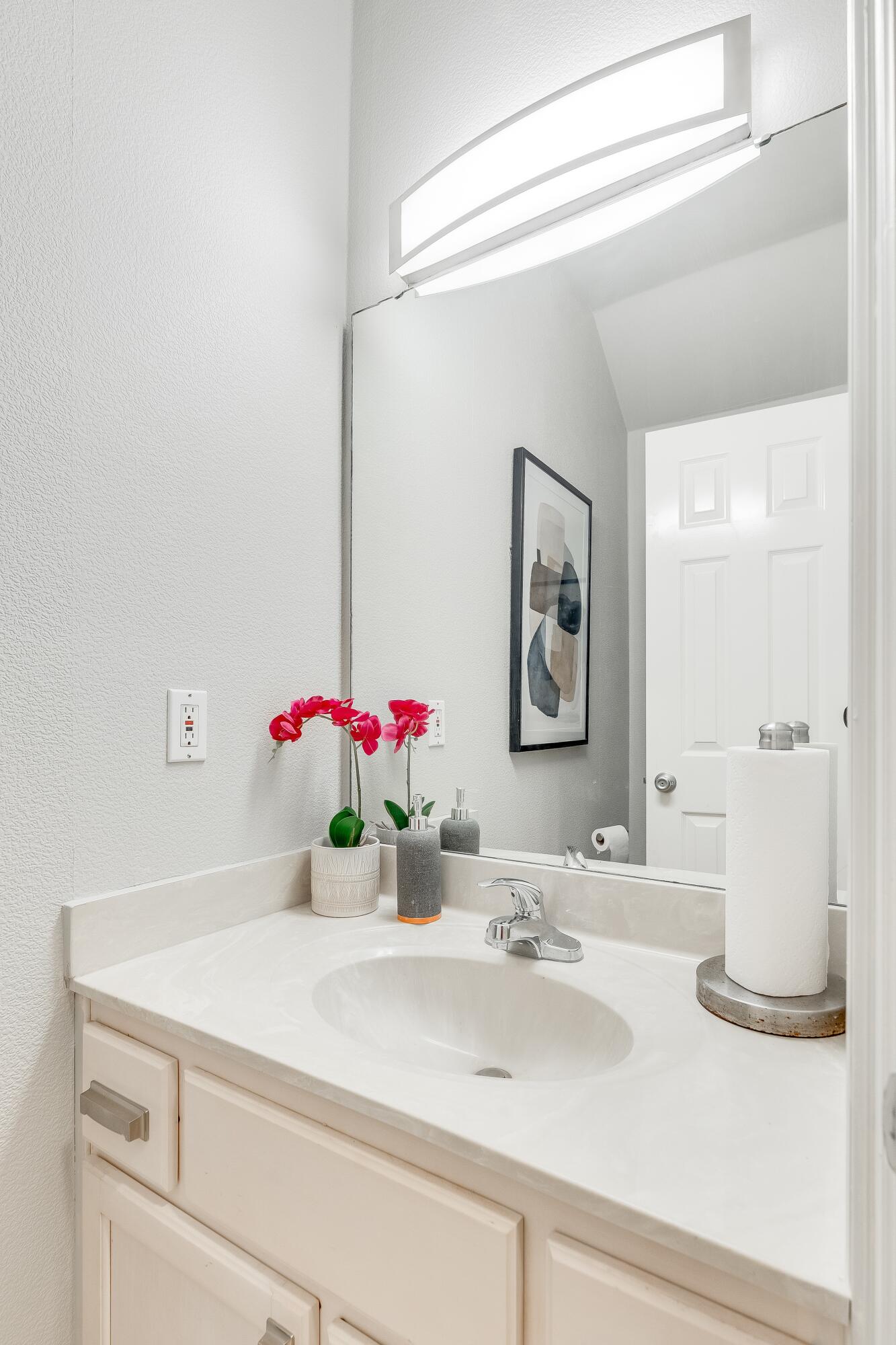 VANTAGE POINTE - Residential