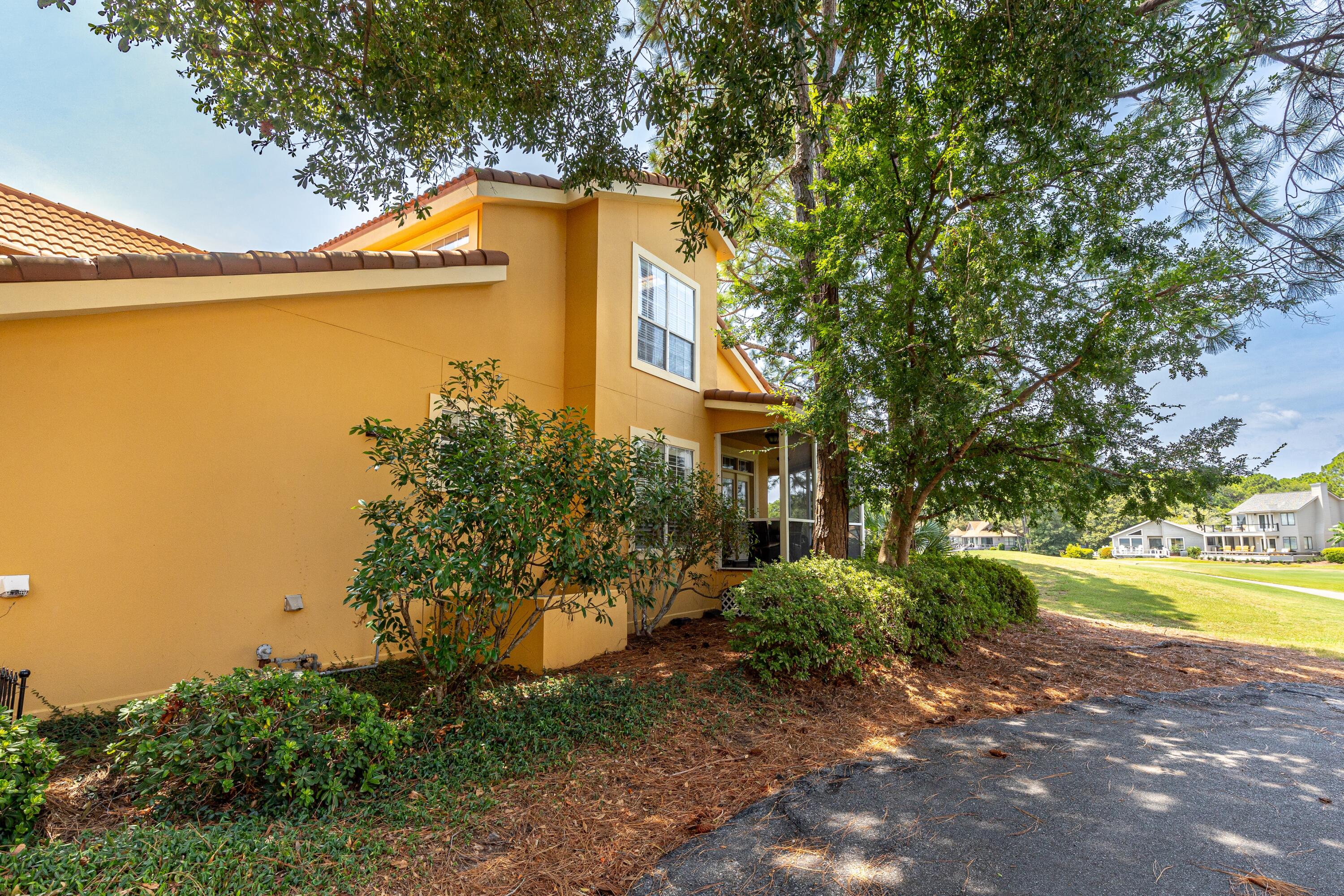 VANTAGE POINTE - Residential