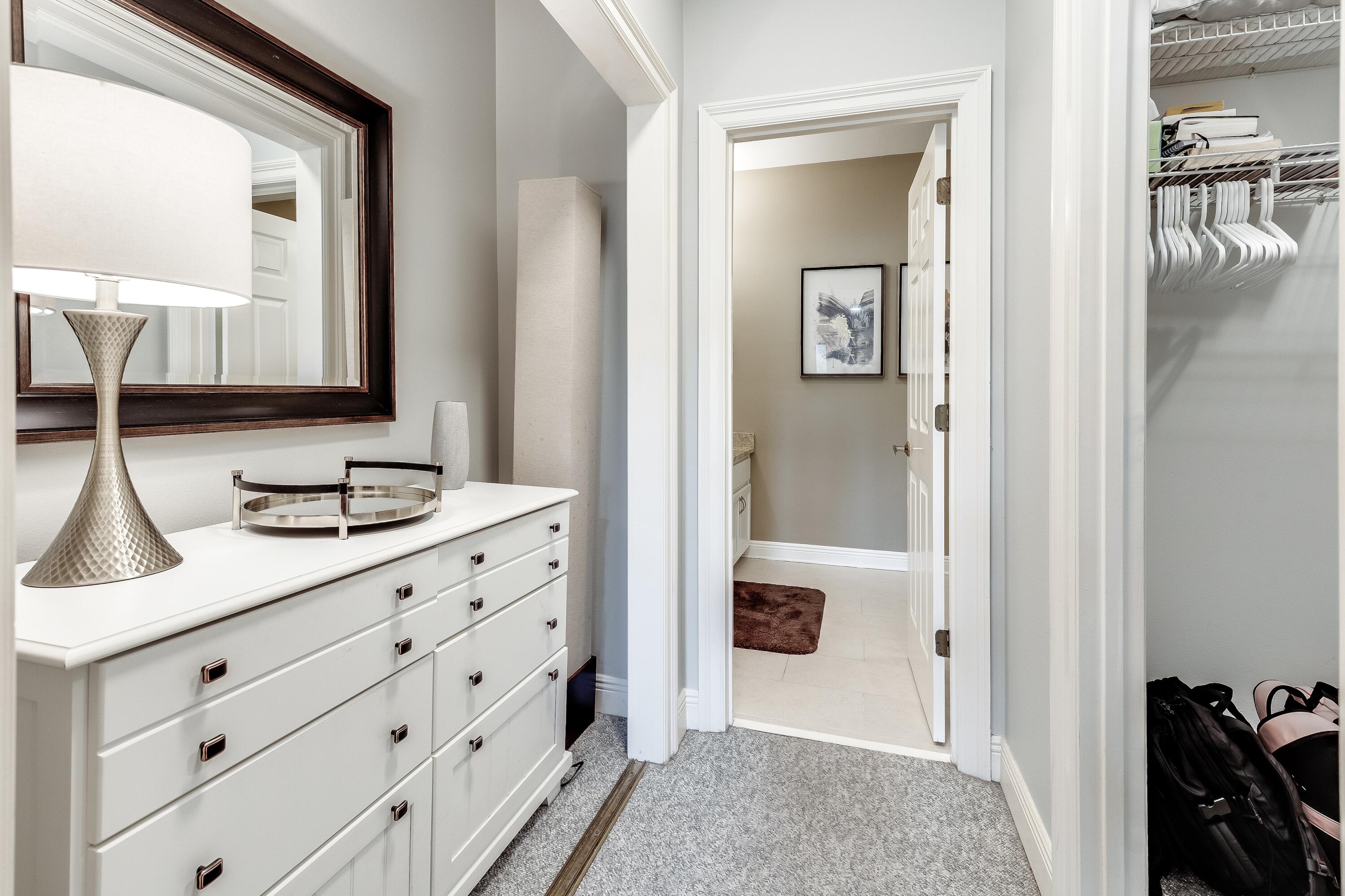 VANTAGE POINTE - Residential