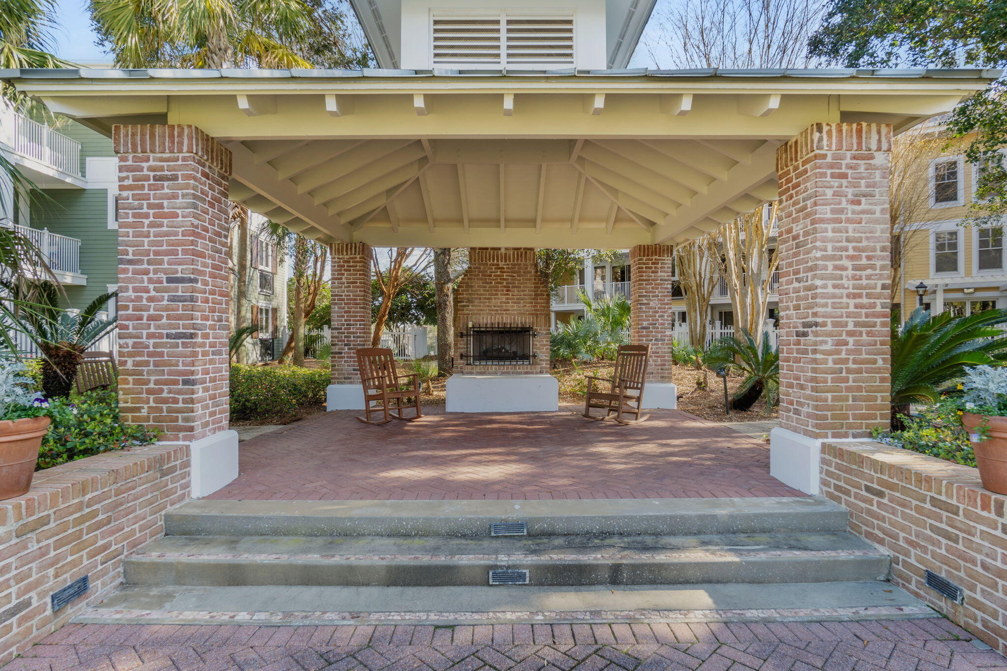 PILOT HOUSE - Residential