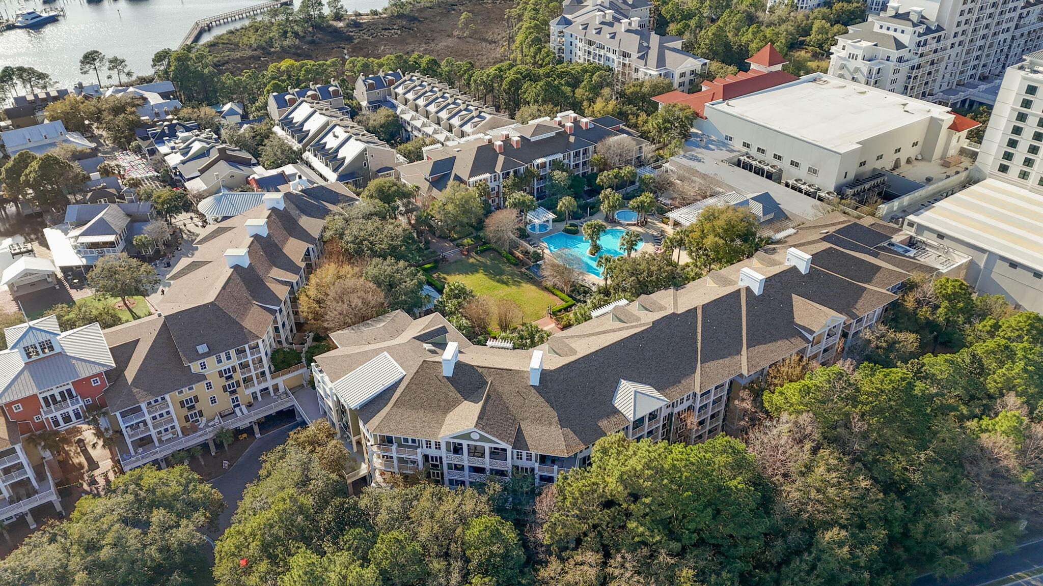 PILOT HOUSE - Residential