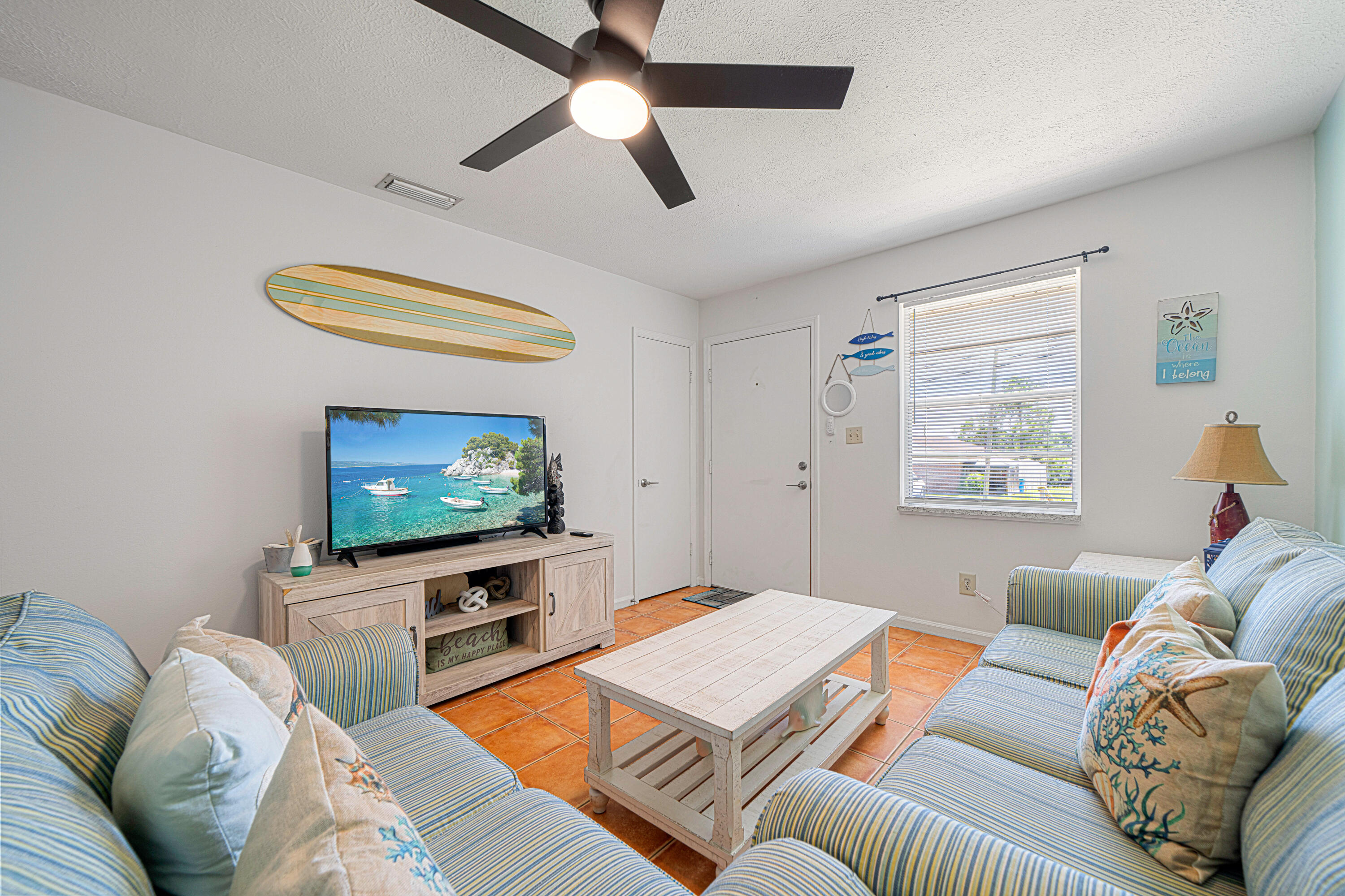 LAKESIDE VILLAS - Residential