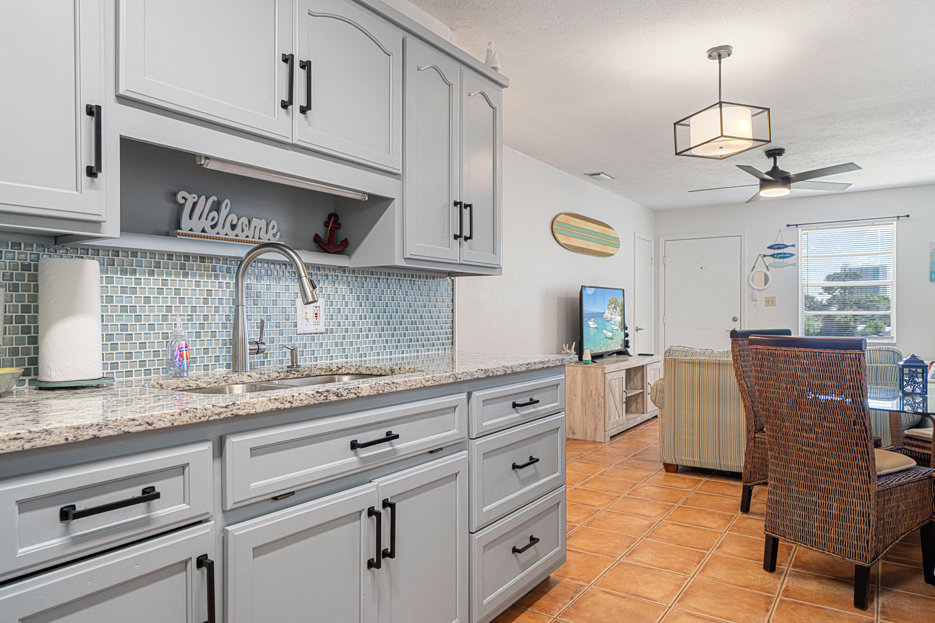 LAKESIDE VILLAS - Residential