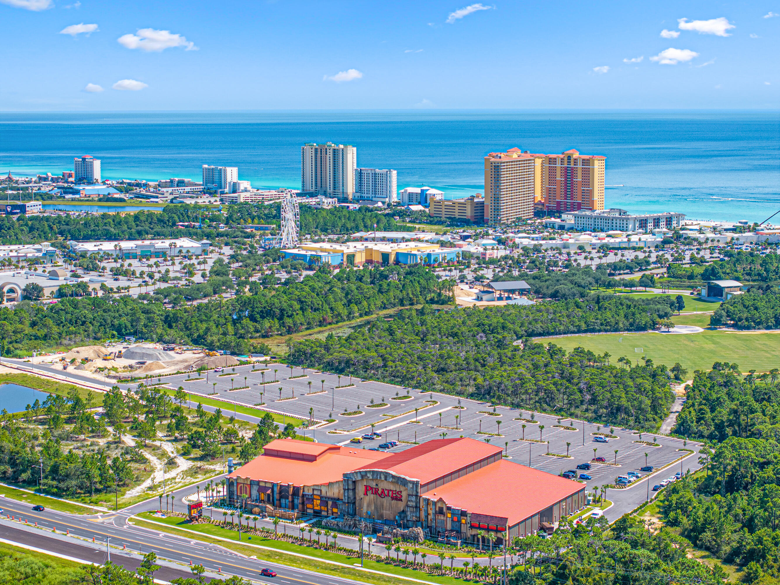 LAKESIDE VILLAS - Residential