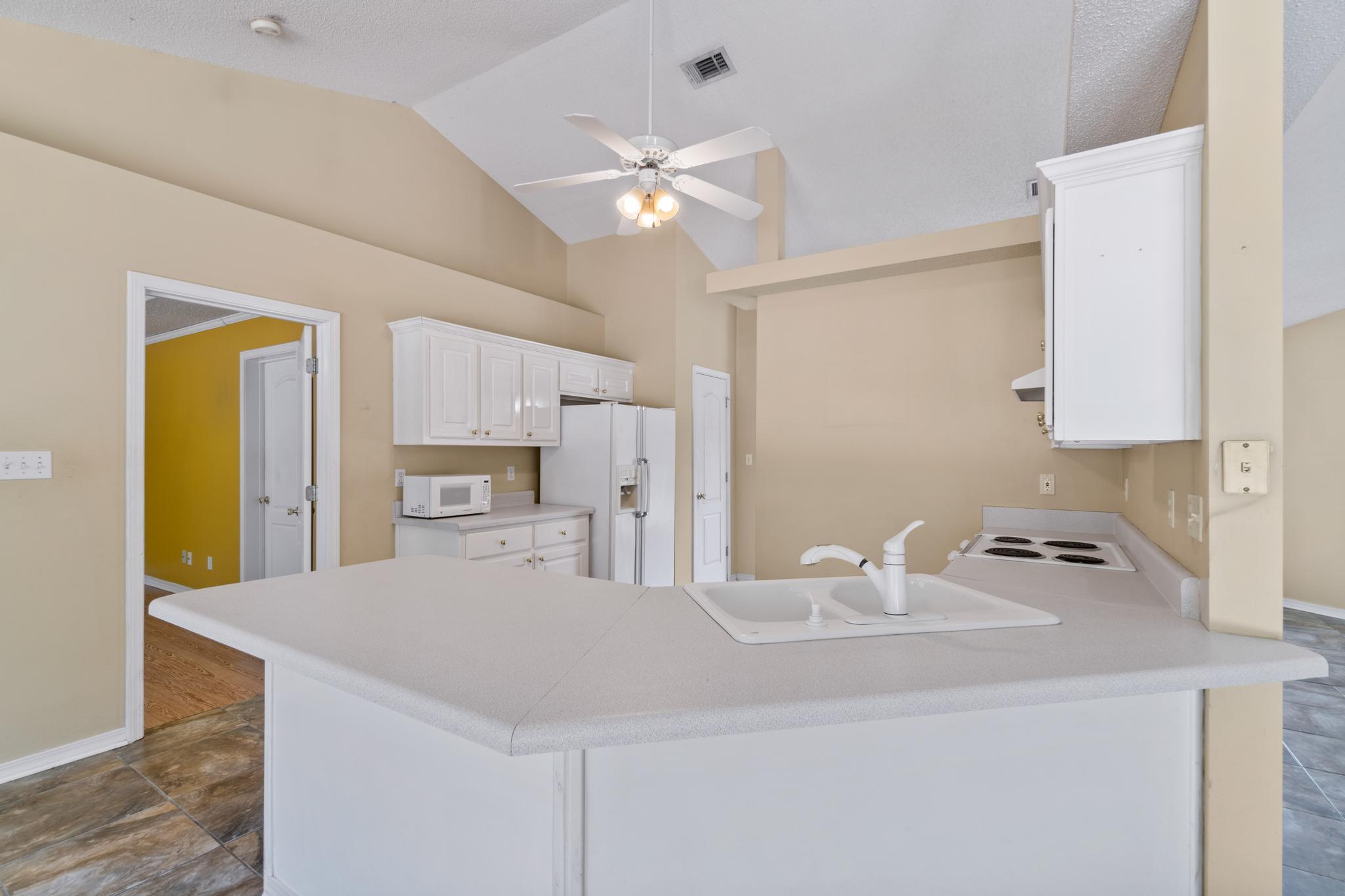 ROBLEDAL ESTATES - Residential