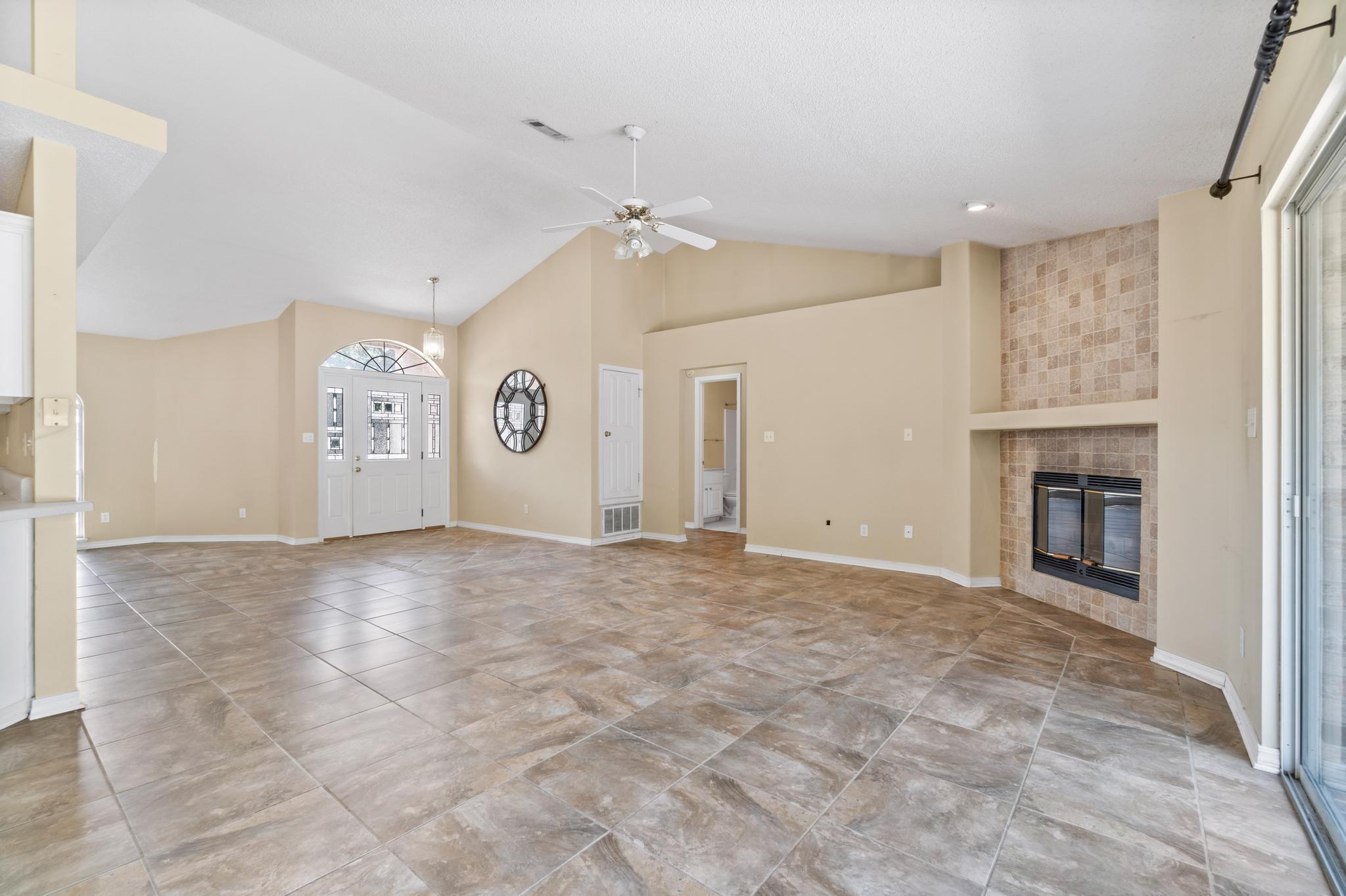 ROBLEDAL ESTATES - Residential