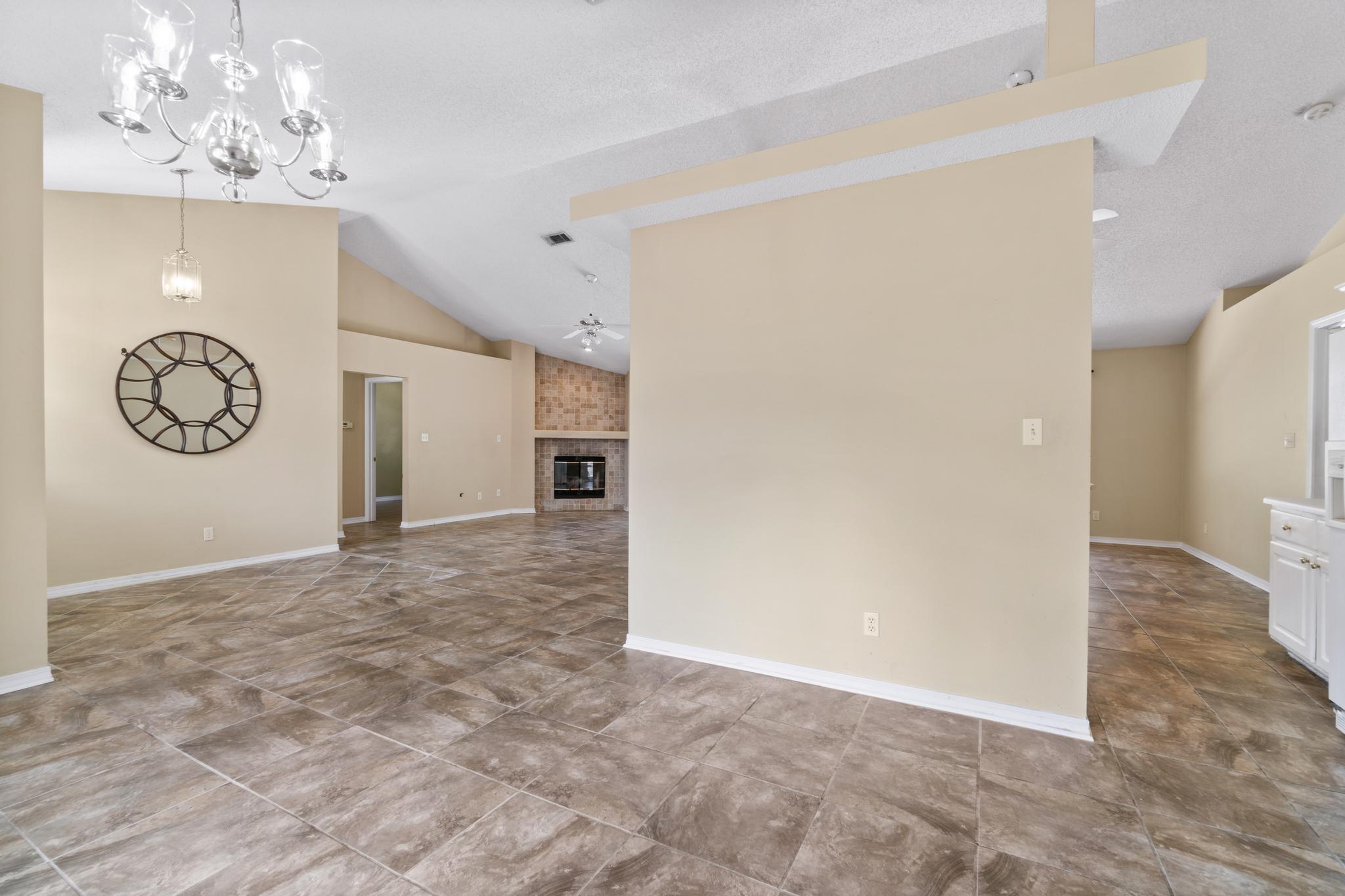 ROBLEDAL ESTATES - Residential