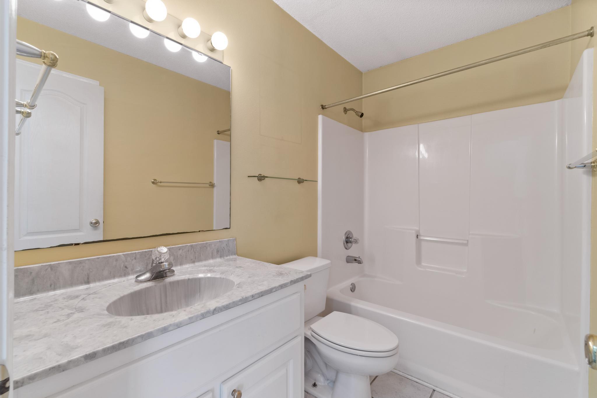 ROBLEDAL ESTATES - Residential