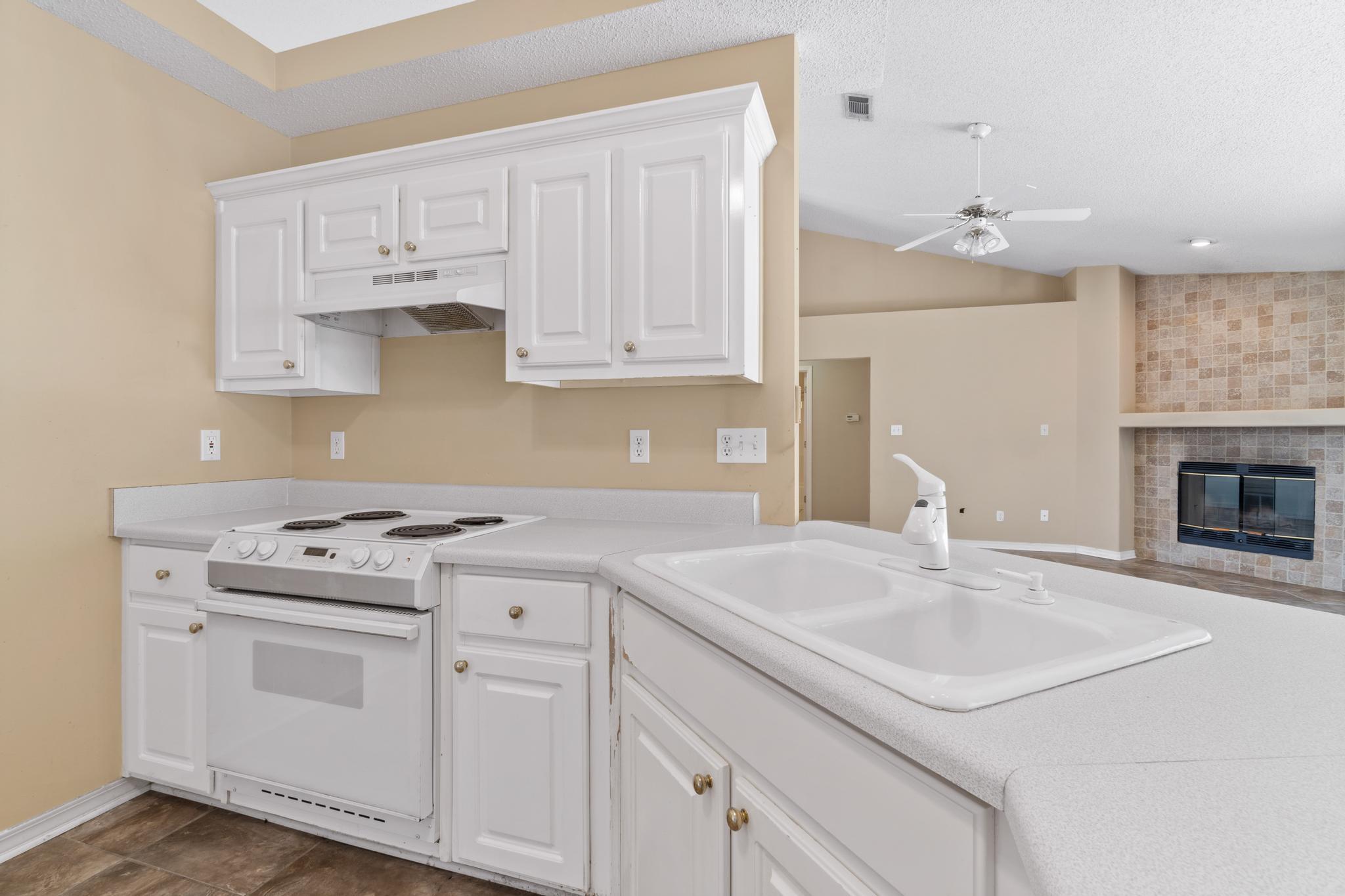 ROBLEDAL ESTATES - Residential