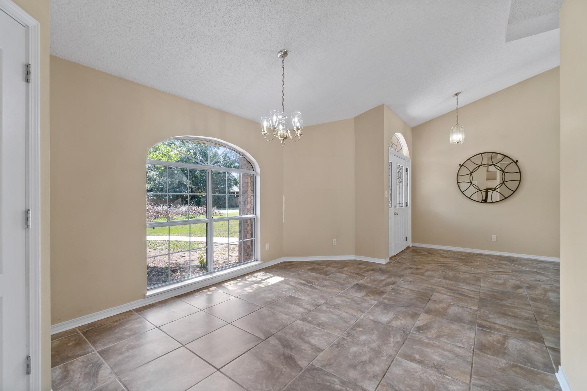 ROBLEDAL ESTATES - Residential