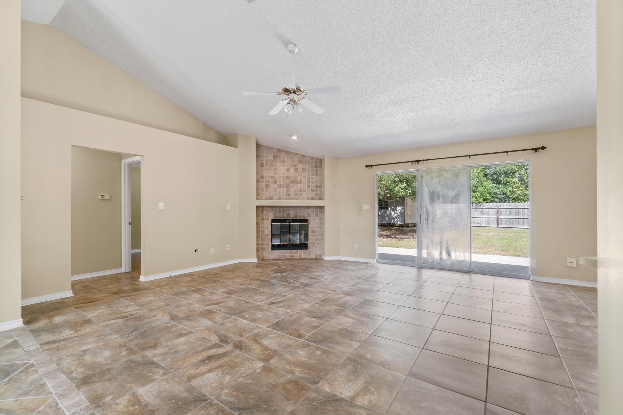 ROBLEDAL ESTATES - Residential