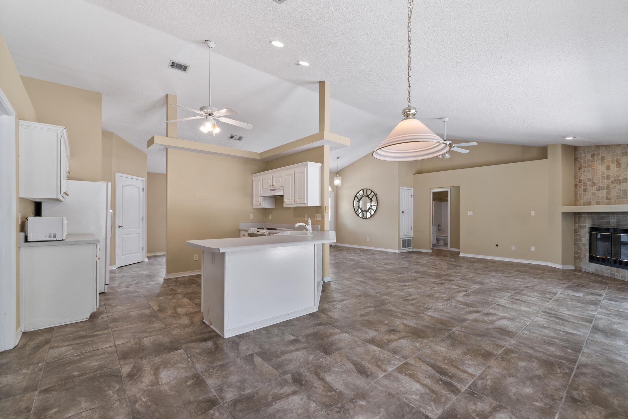 ROBLEDAL ESTATES - Residential