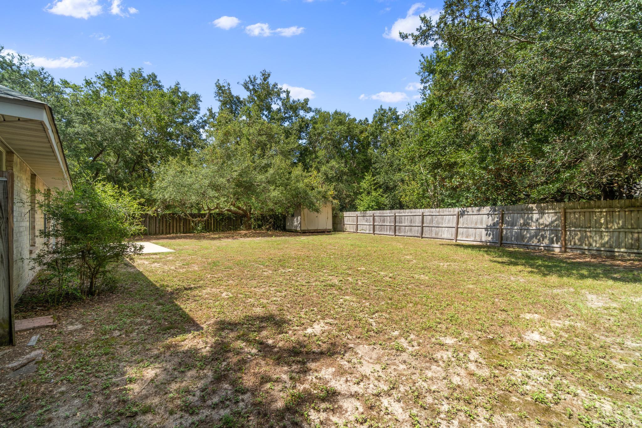 ROBLEDAL ESTATES - Residential