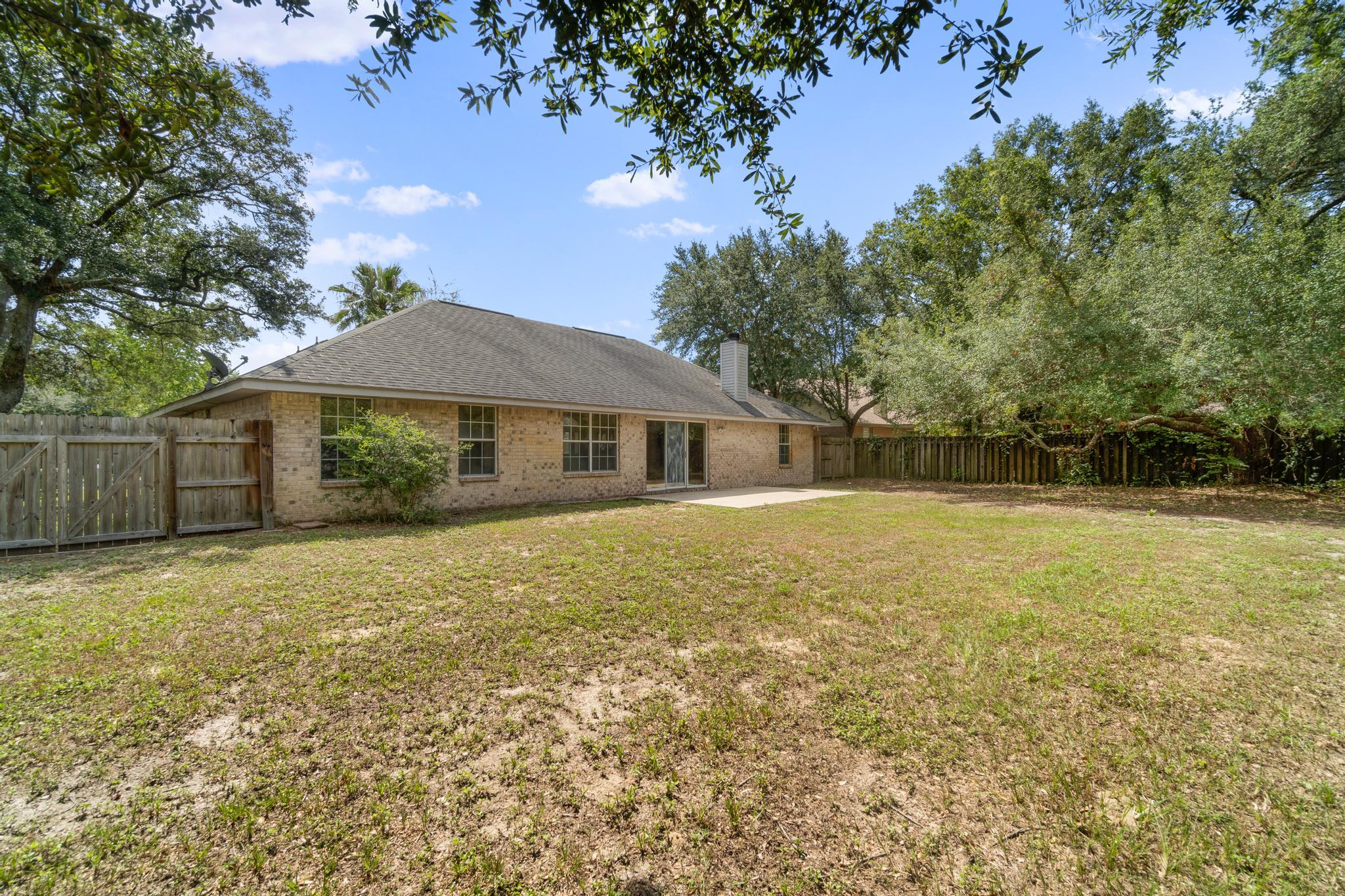 ROBLEDAL ESTATES - Residential