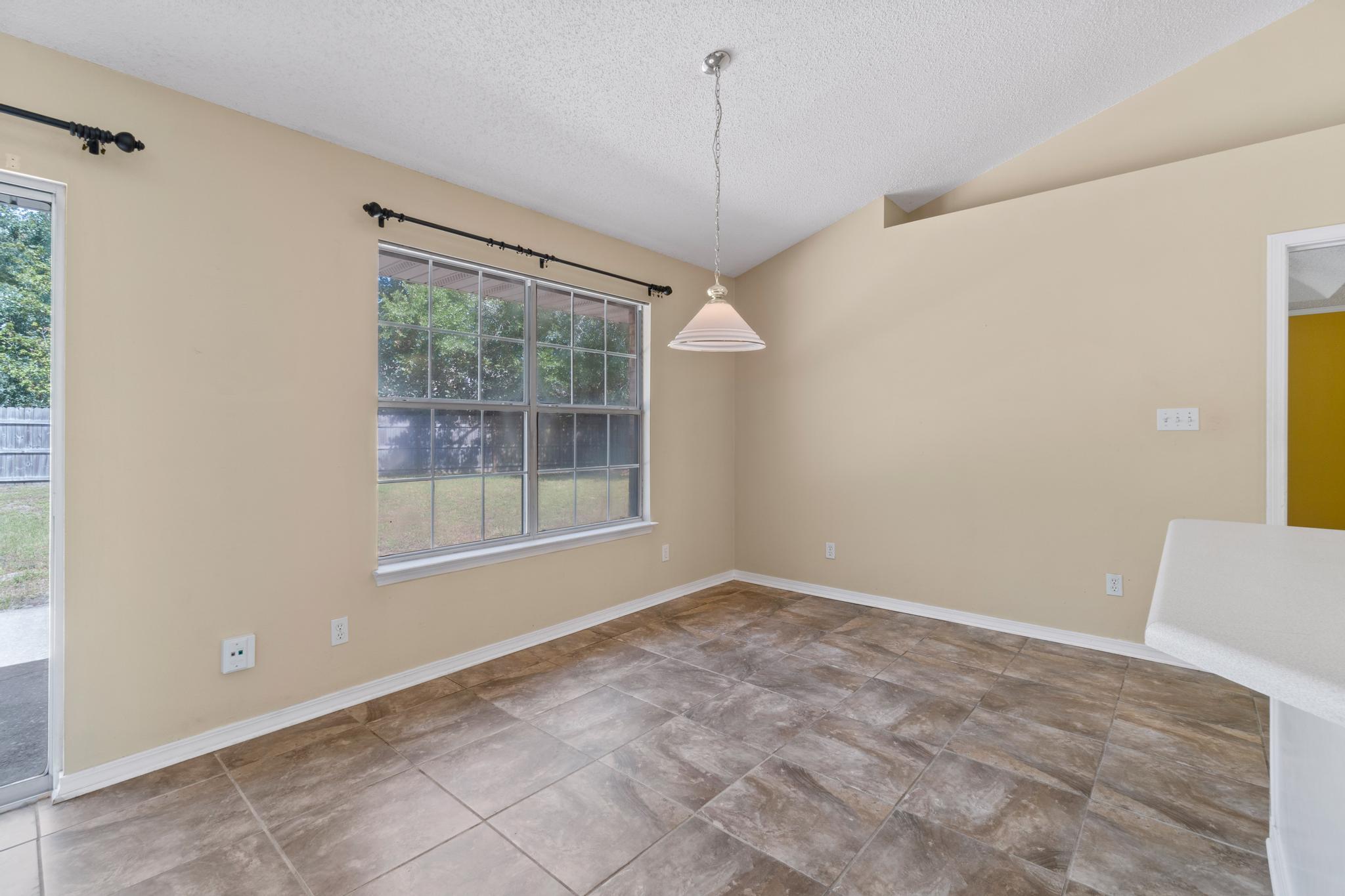 ROBLEDAL ESTATES - Residential