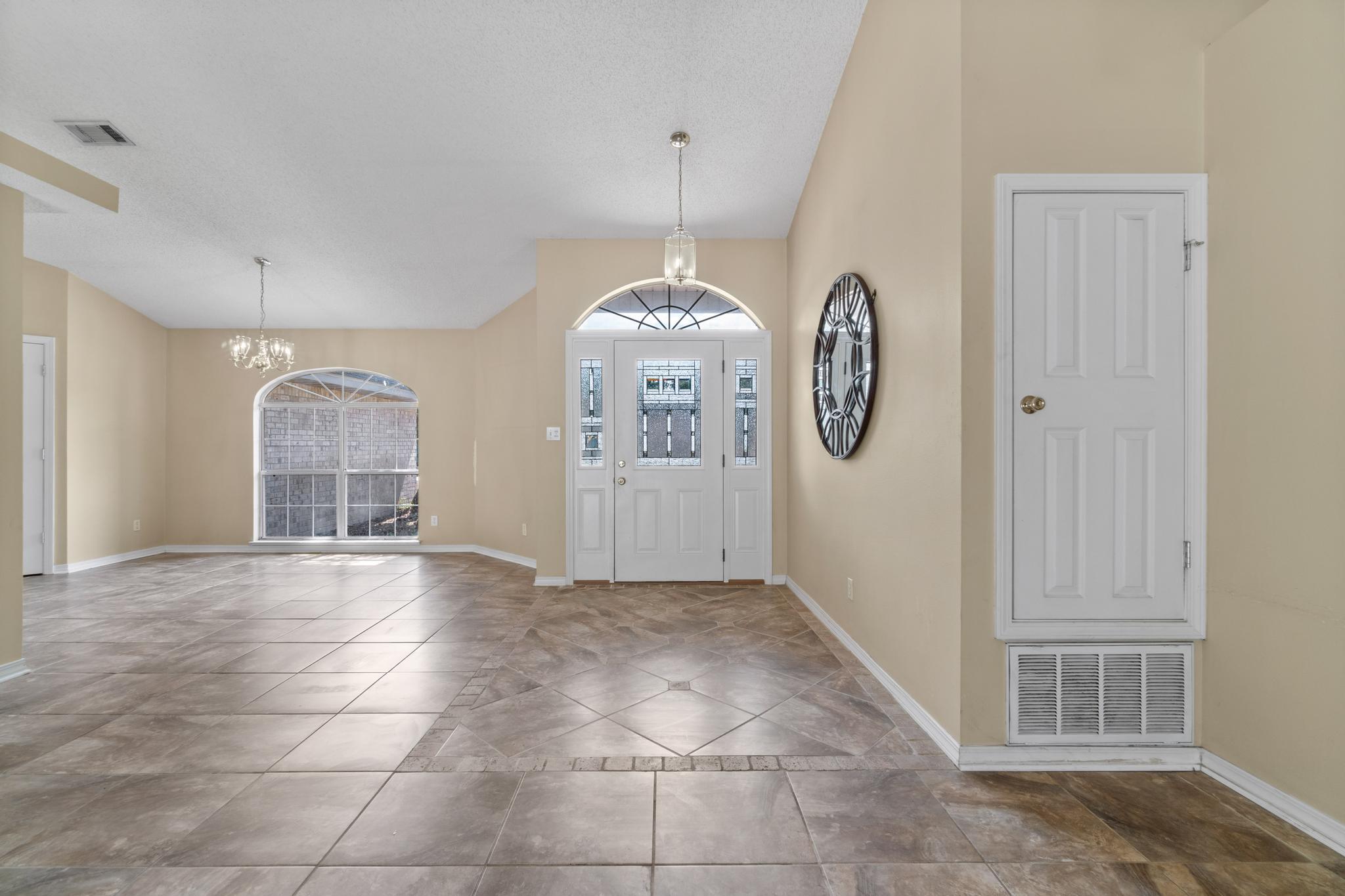 ROBLEDAL ESTATES - Residential