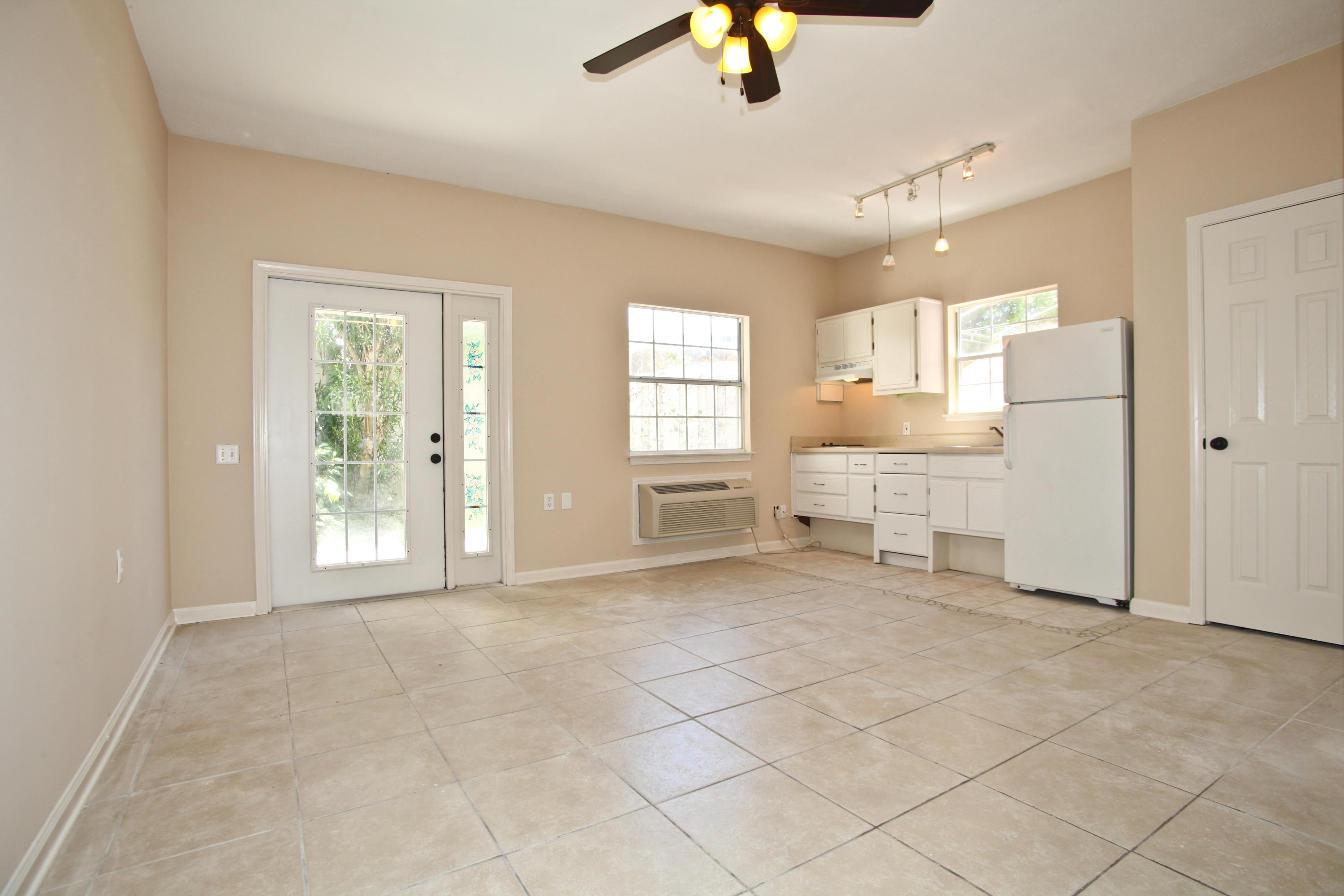 The Palms - Residential