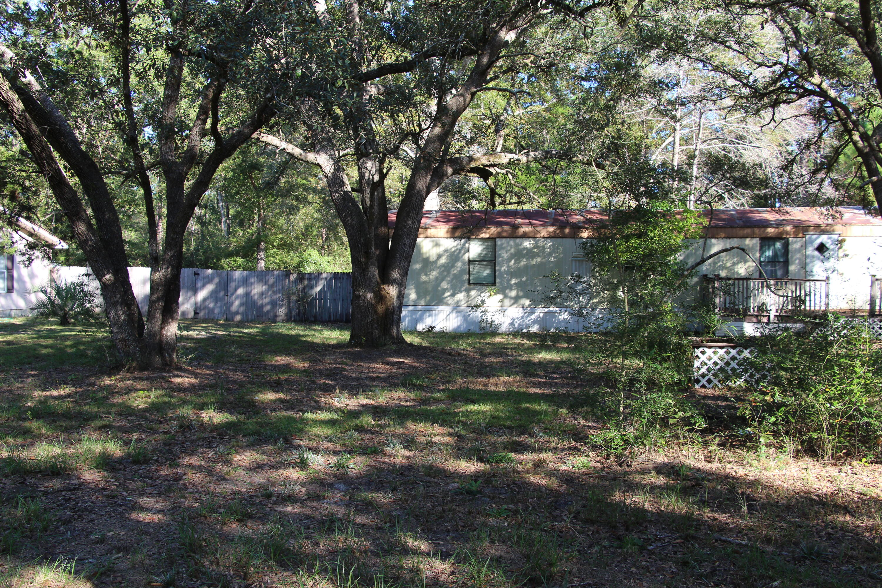 NO RECORDED SUBDIVISION - Land