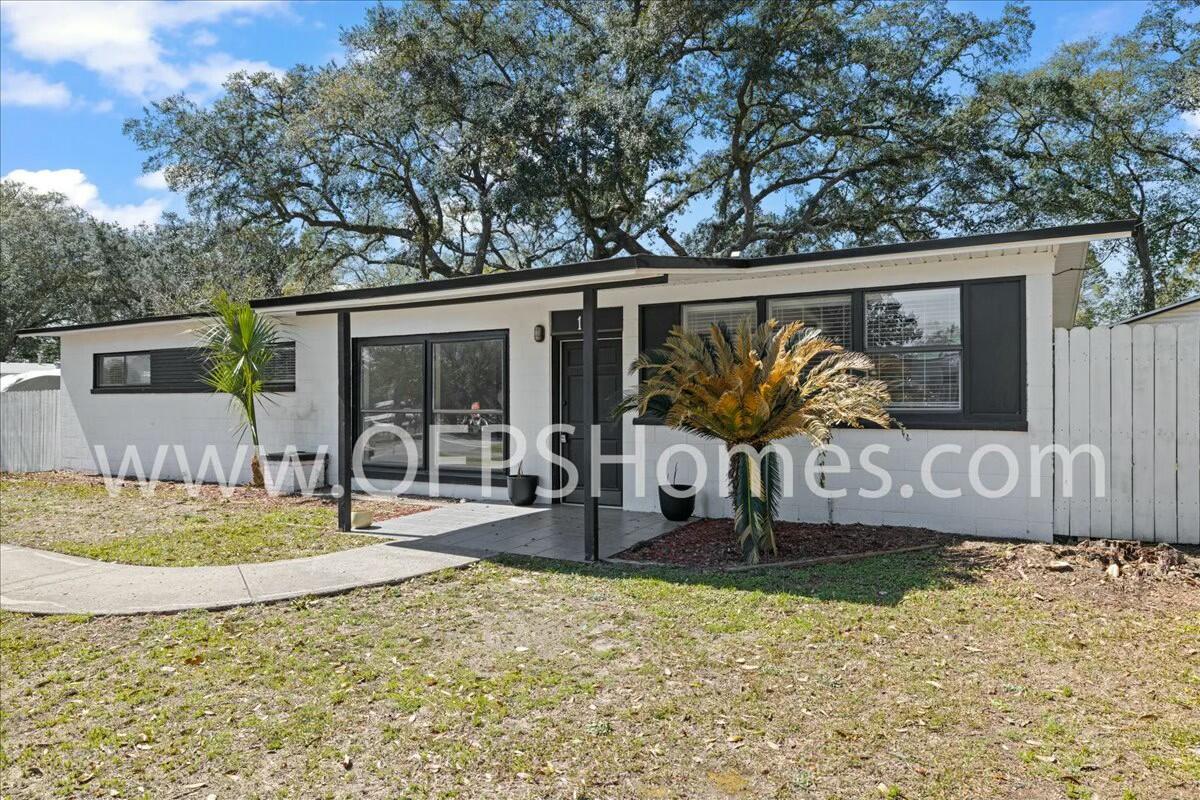 AVAILABLE NOW!3bd/2bth home in the heart of Niceville with many recent upgrades/renovations! Flex Space to right of the home upon entering with laundry room attached and a newly renovated bathroom!Home comes with an AS IS shed and detached garage. AS IS Washer and Dryer included.This home has a wonderful covered patio and privacy fenced in yard.NO smoking and NO cats due to a medical allergy. Dogs allowed upon approval with a non-refundable pet fee. Minimum 600 FICO credit score required in addition to meeting applicant rental criteria.All applicants are required to complete an application on https://onefamilypropertyservices.petscreening.com/ regardless of if they own a pet or not. Applicants with an ESA are also required to complete the application. ** Fees Required once an application is approved include, but may not be limited to: Security Deposit, Non-Refundable Fees (cleaning and rekey), $20 Certified Mail Fee, and Pet Fees (when applicable).