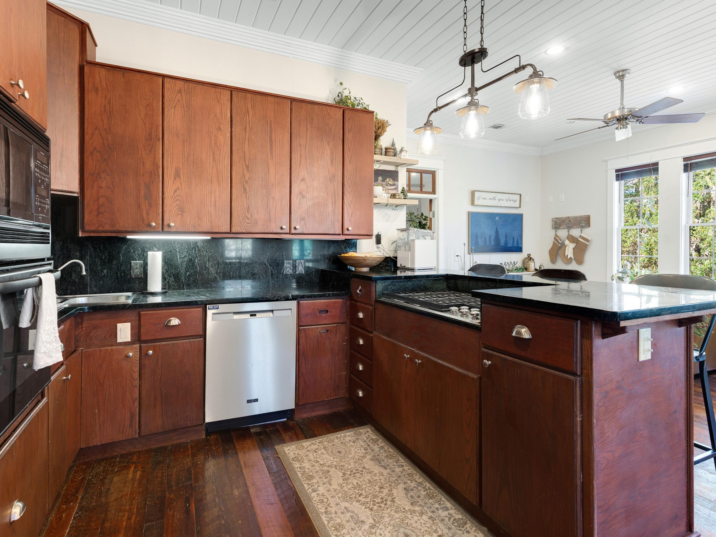 WOODLAND BAYOU ESTATES - Residential