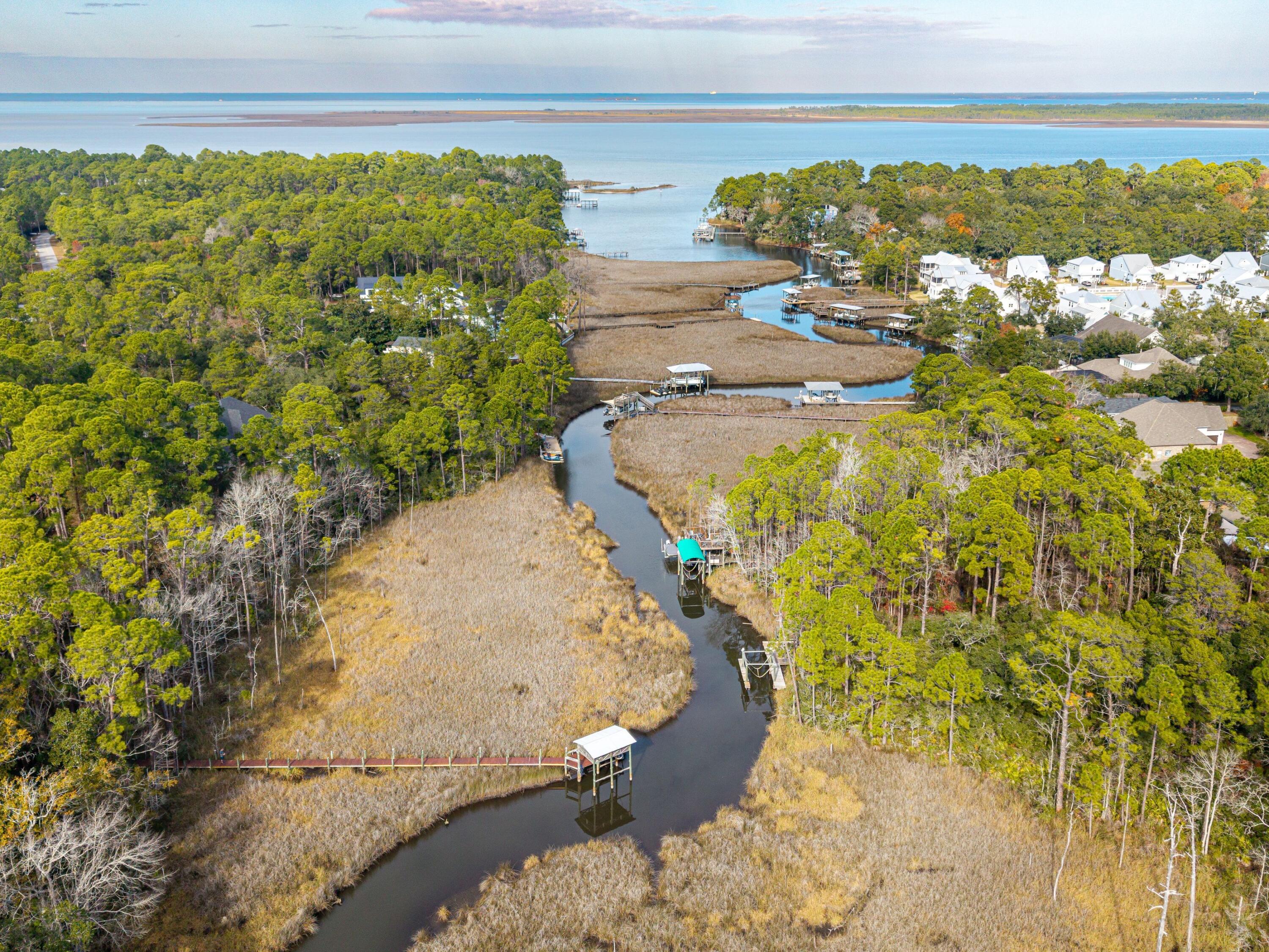 WOODLAND BAYOU ESTATES - Residential