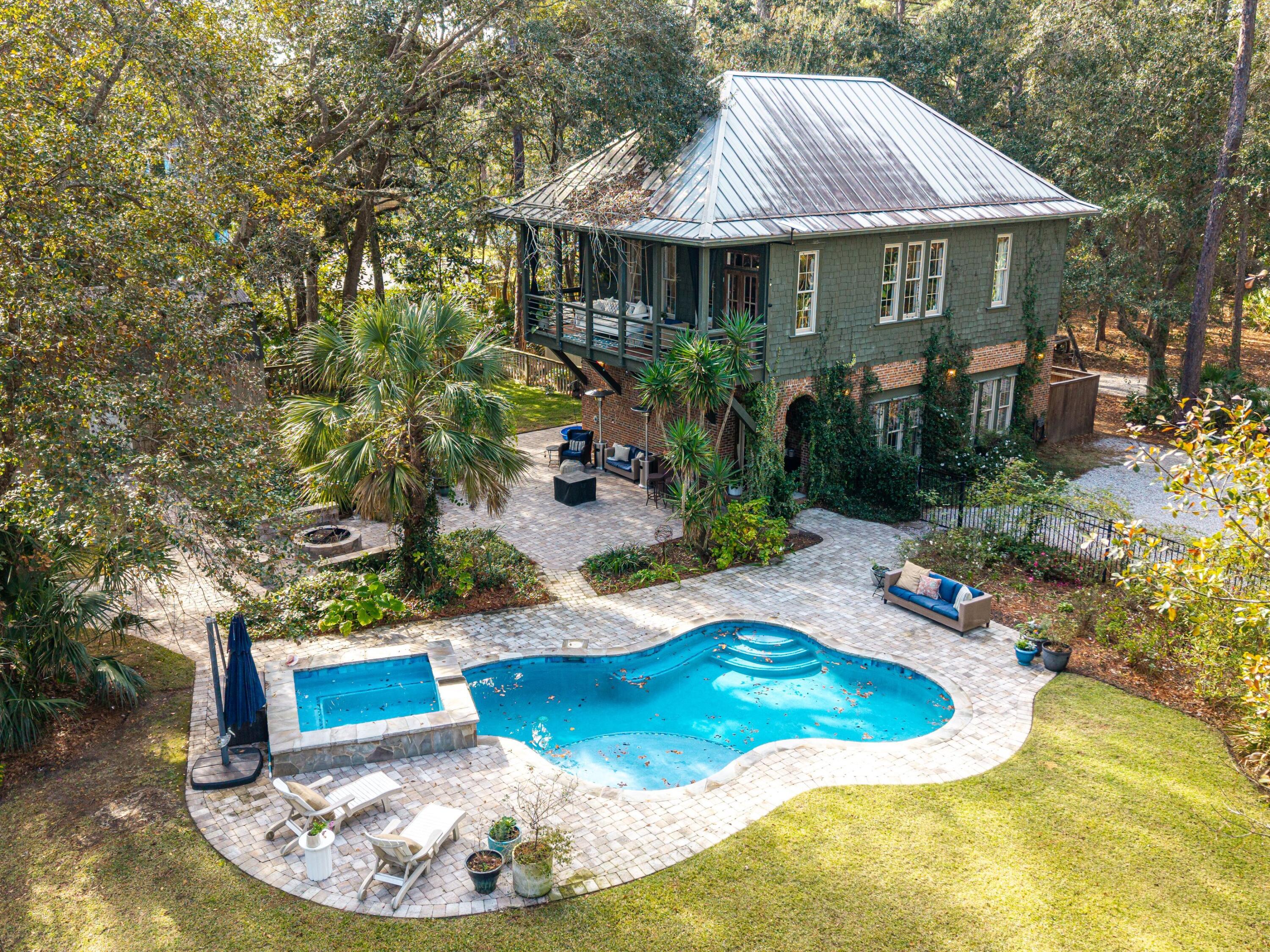 WOODLAND BAYOU ESTATES - Residential