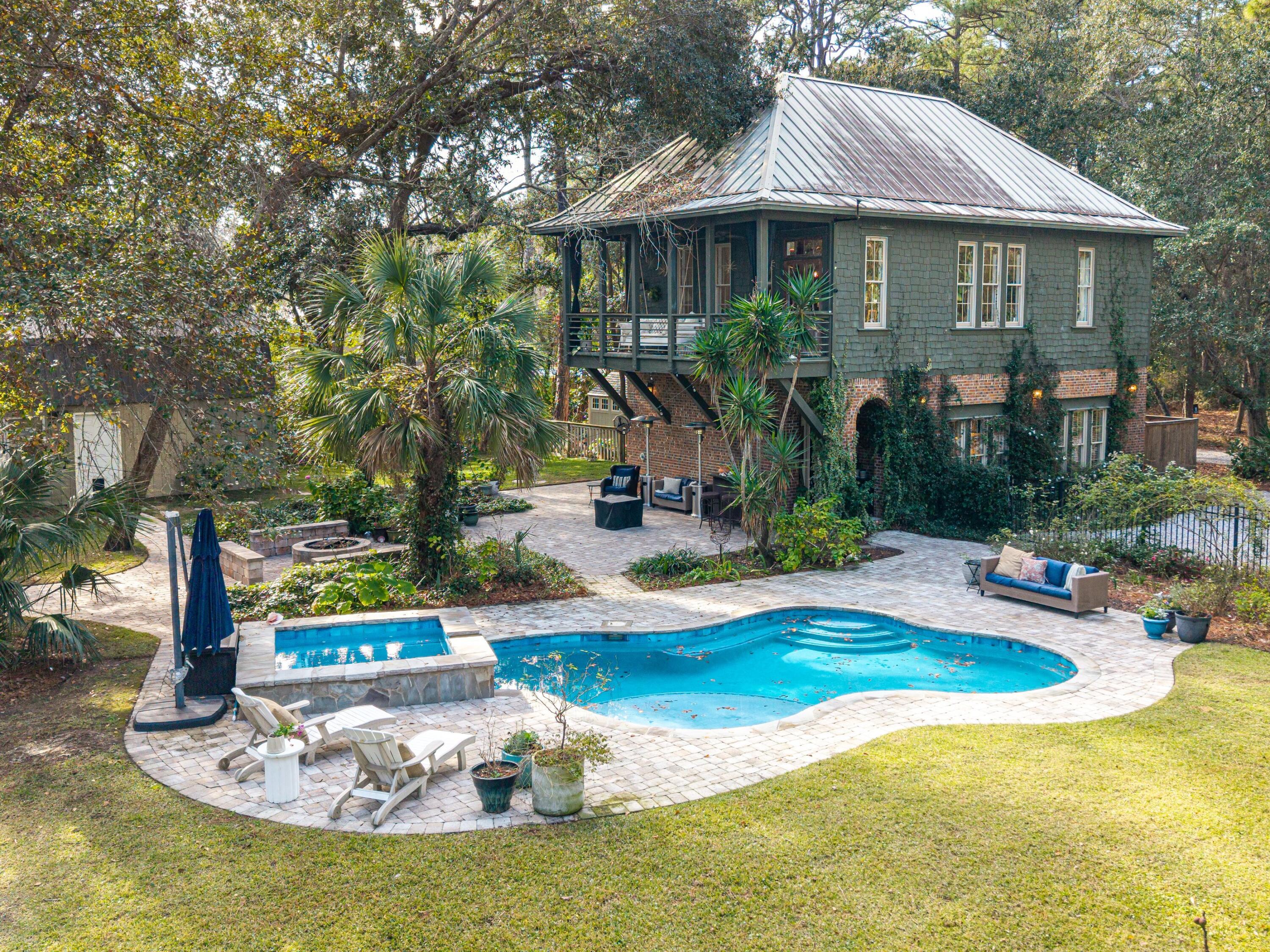 WOODLAND BAYOU ESTATES - Residential