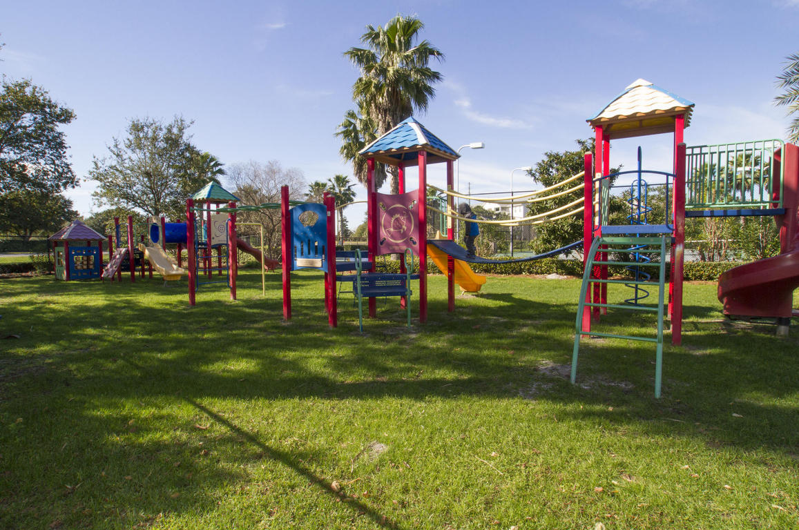 THE PALMS OF DESTIN - Residential