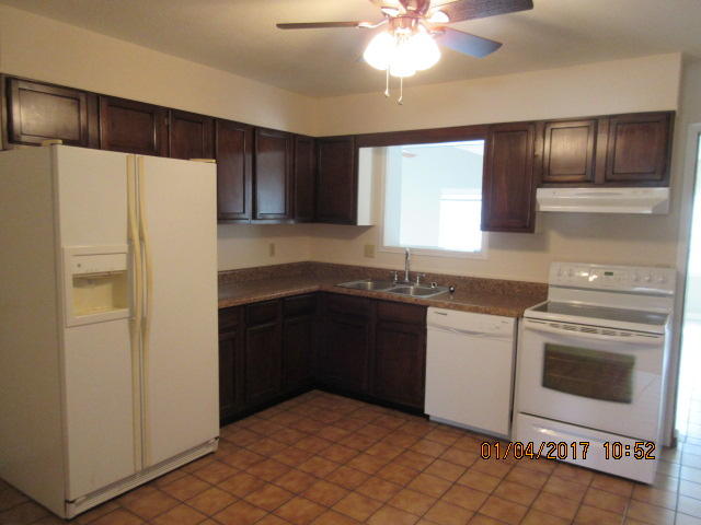 CHATEAU PRES DE LA MER - Residential Lease