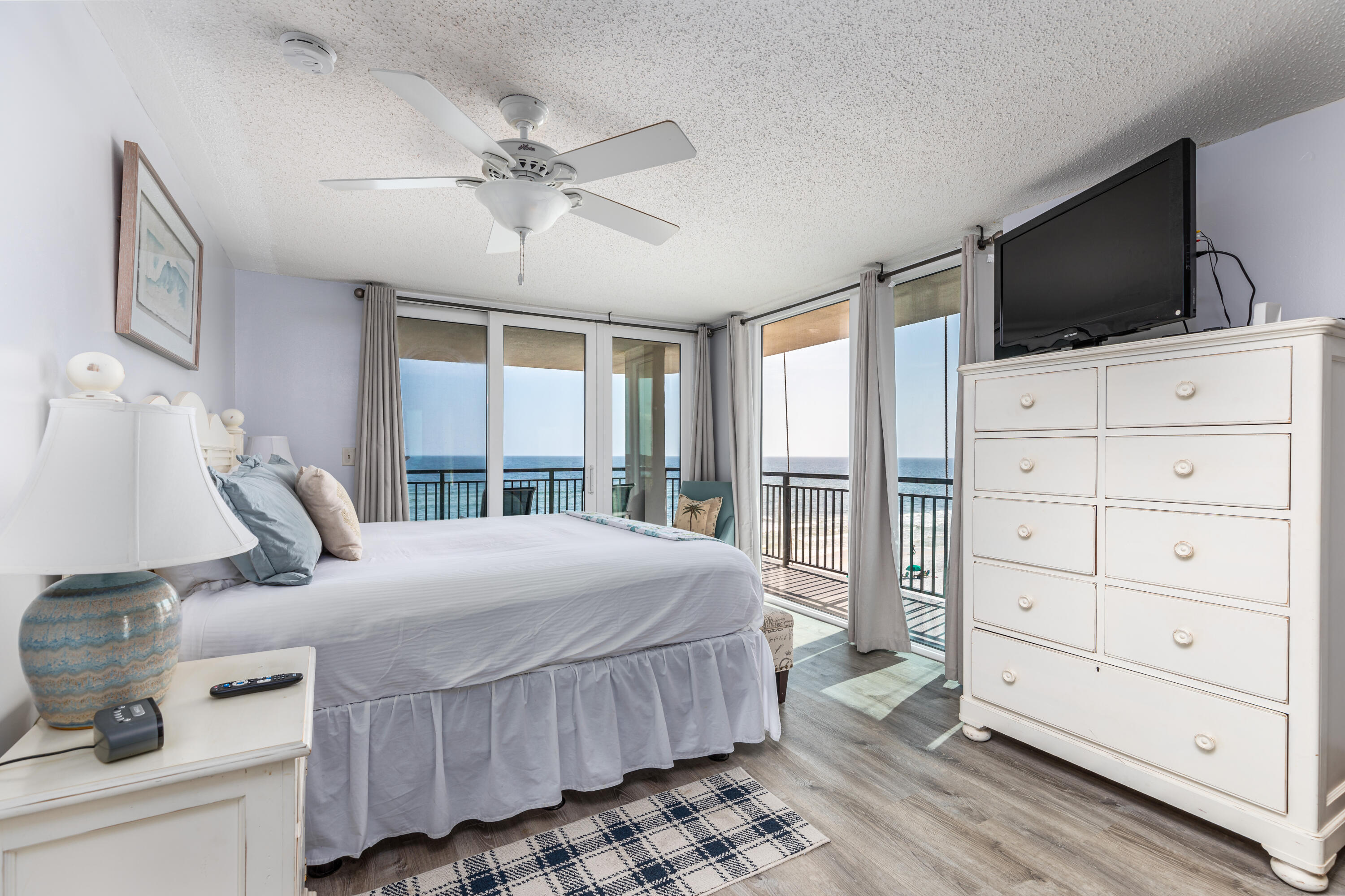 NAUTILUS CONDO - Residential