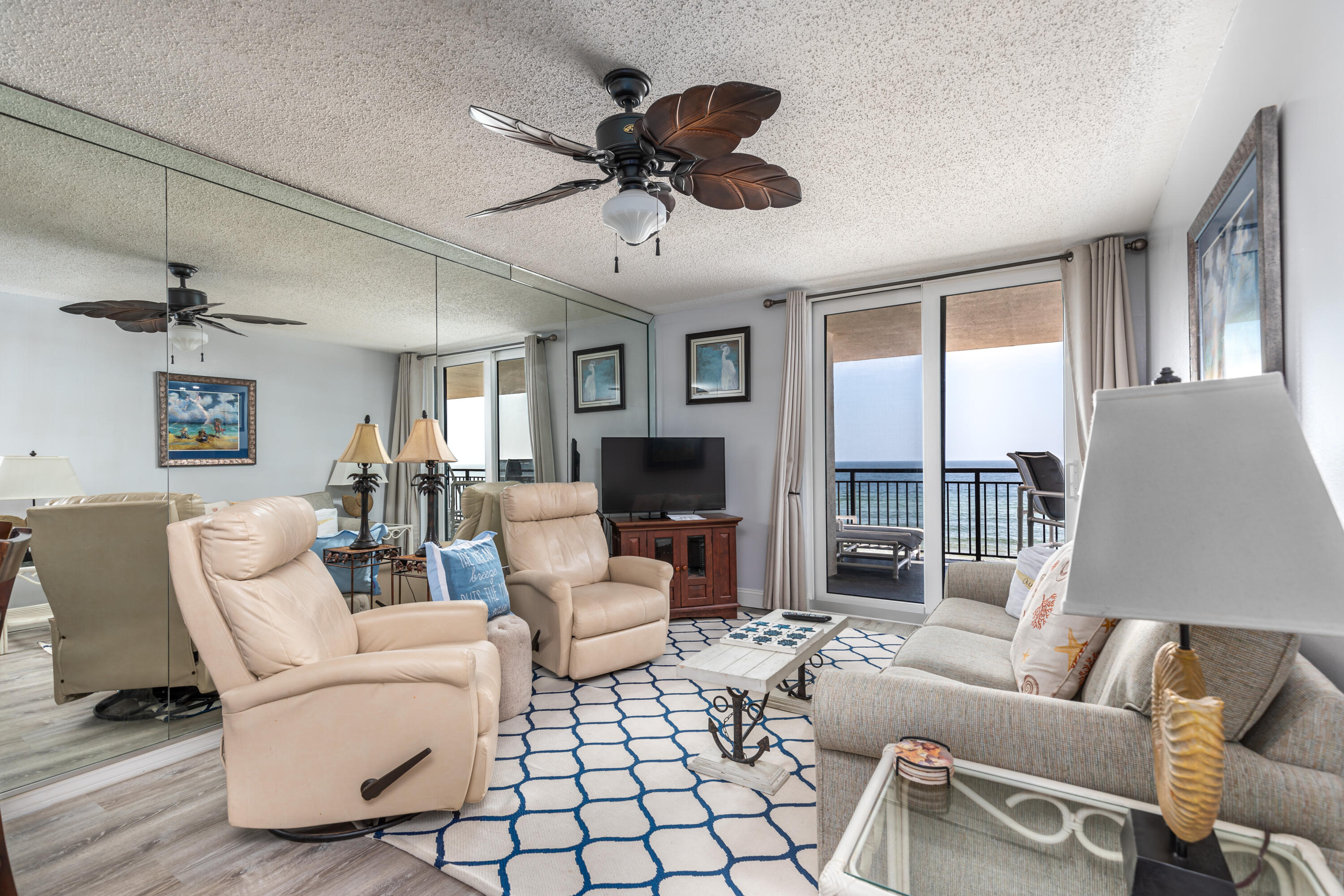 NAUTILUS CONDO - Residential