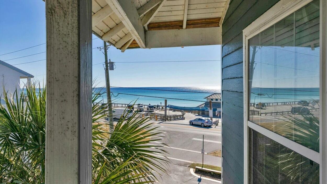 SUMMER BREEZE CONDO - Residential