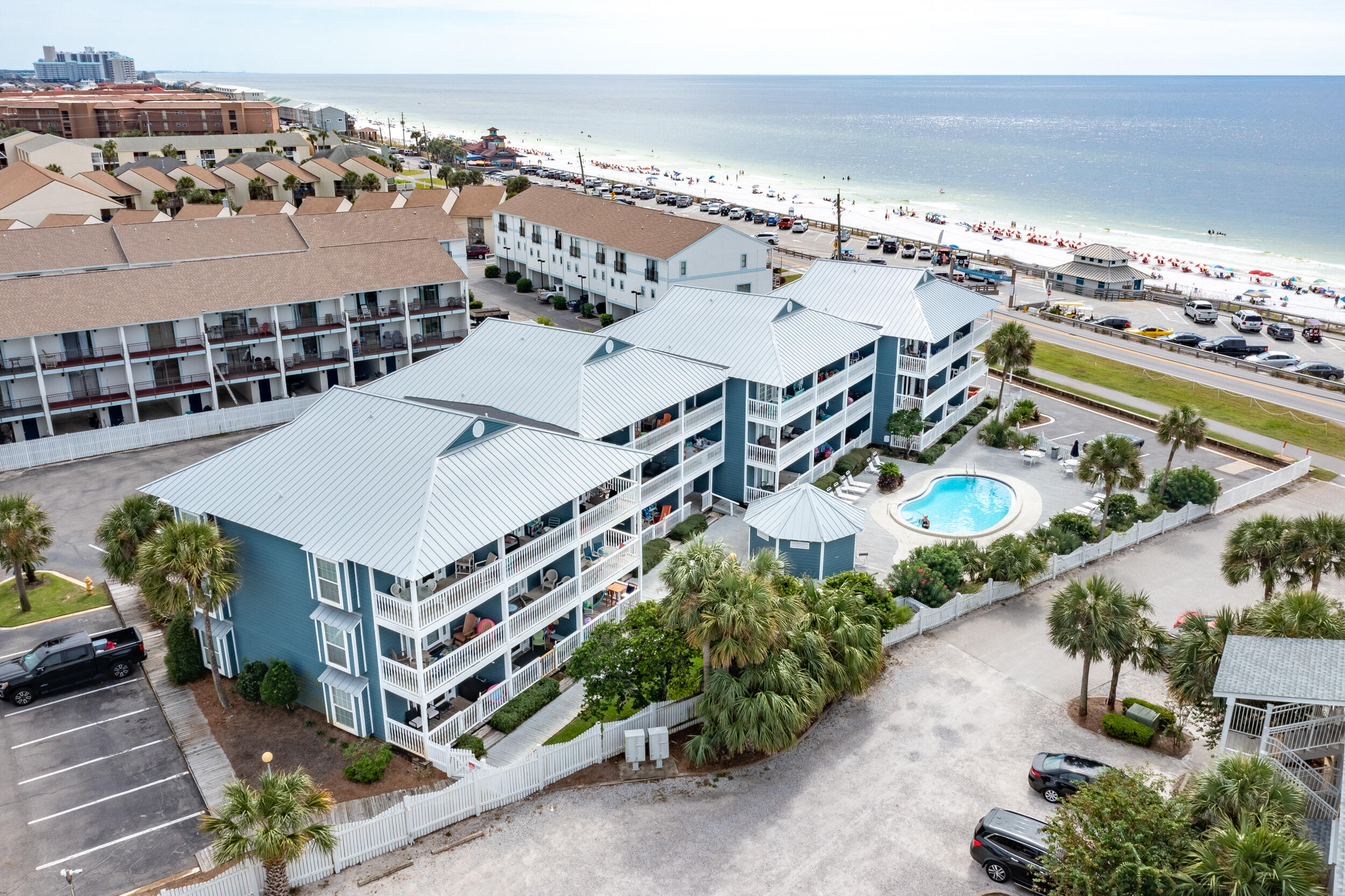 SUMMER BREEZE CONDO - Residential