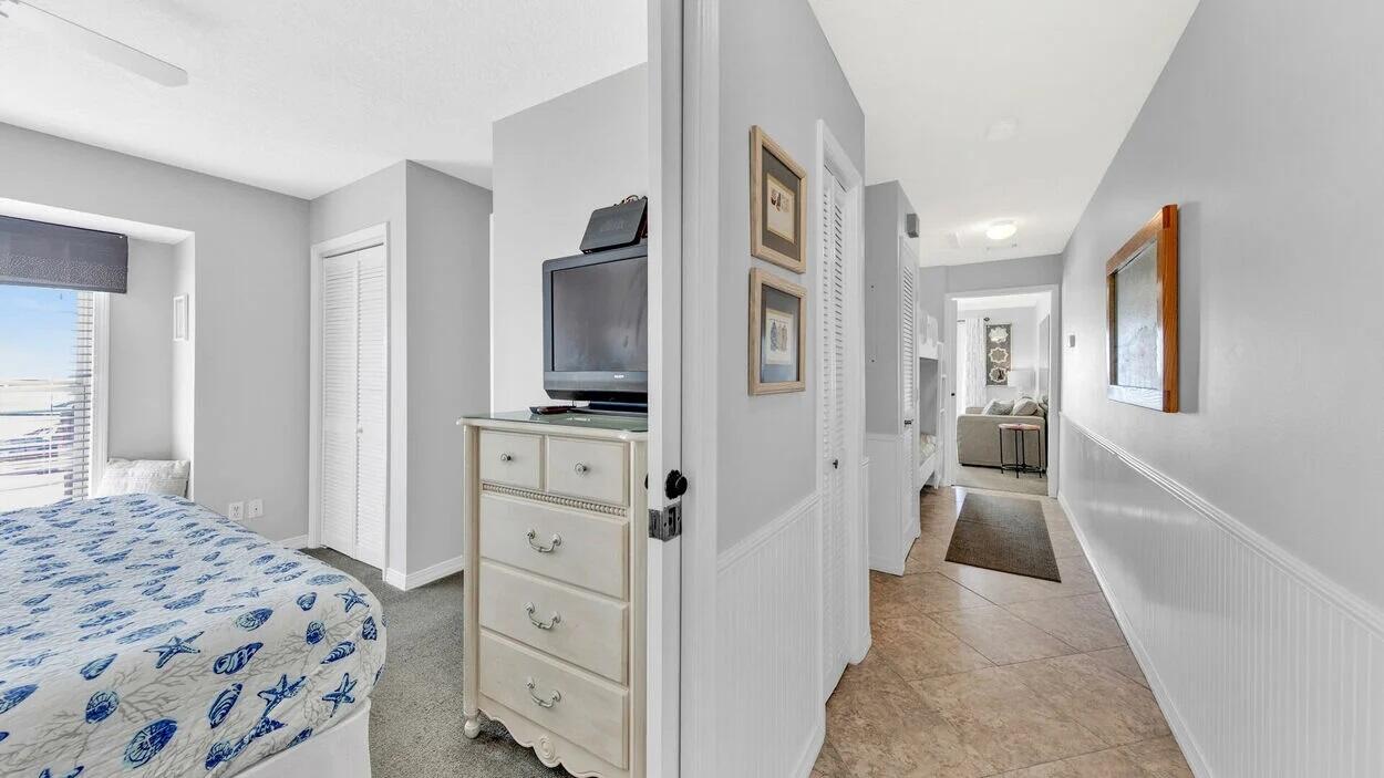 SUMMER BREEZE CONDO - Residential