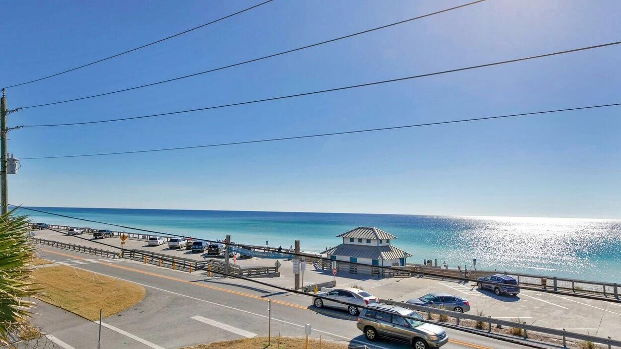 SUMMER BREEZE CONDO - Residential