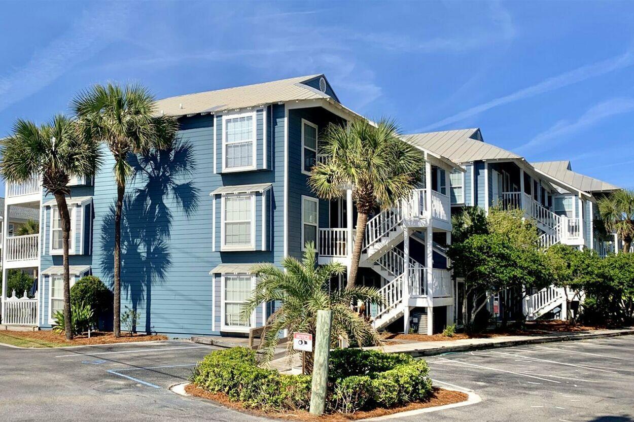 SUMMER BREEZE CONDO - Residential