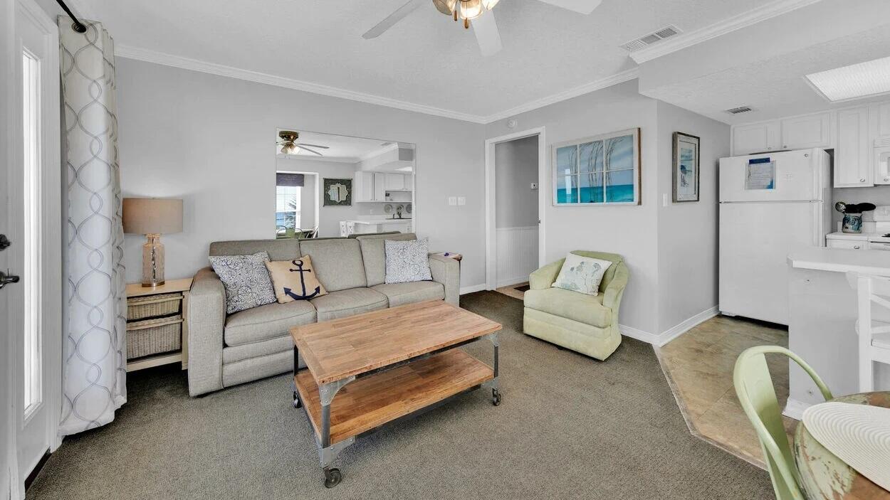 SUMMER BREEZE CONDO - Residential