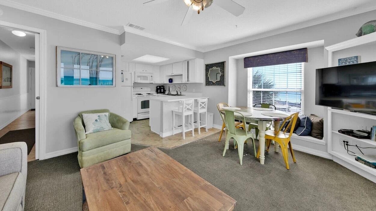 SUMMER BREEZE CONDO - Residential