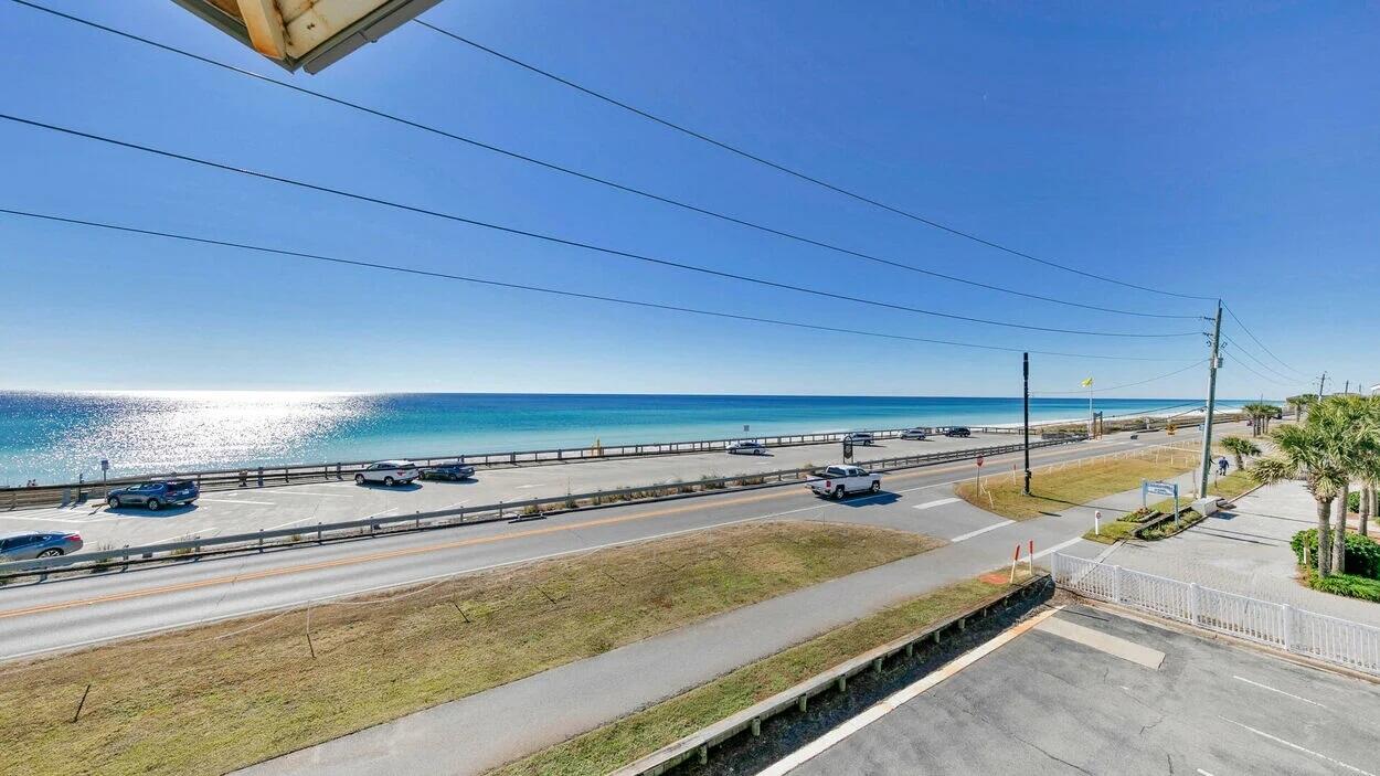 SUMMER BREEZE CONDO - Residential