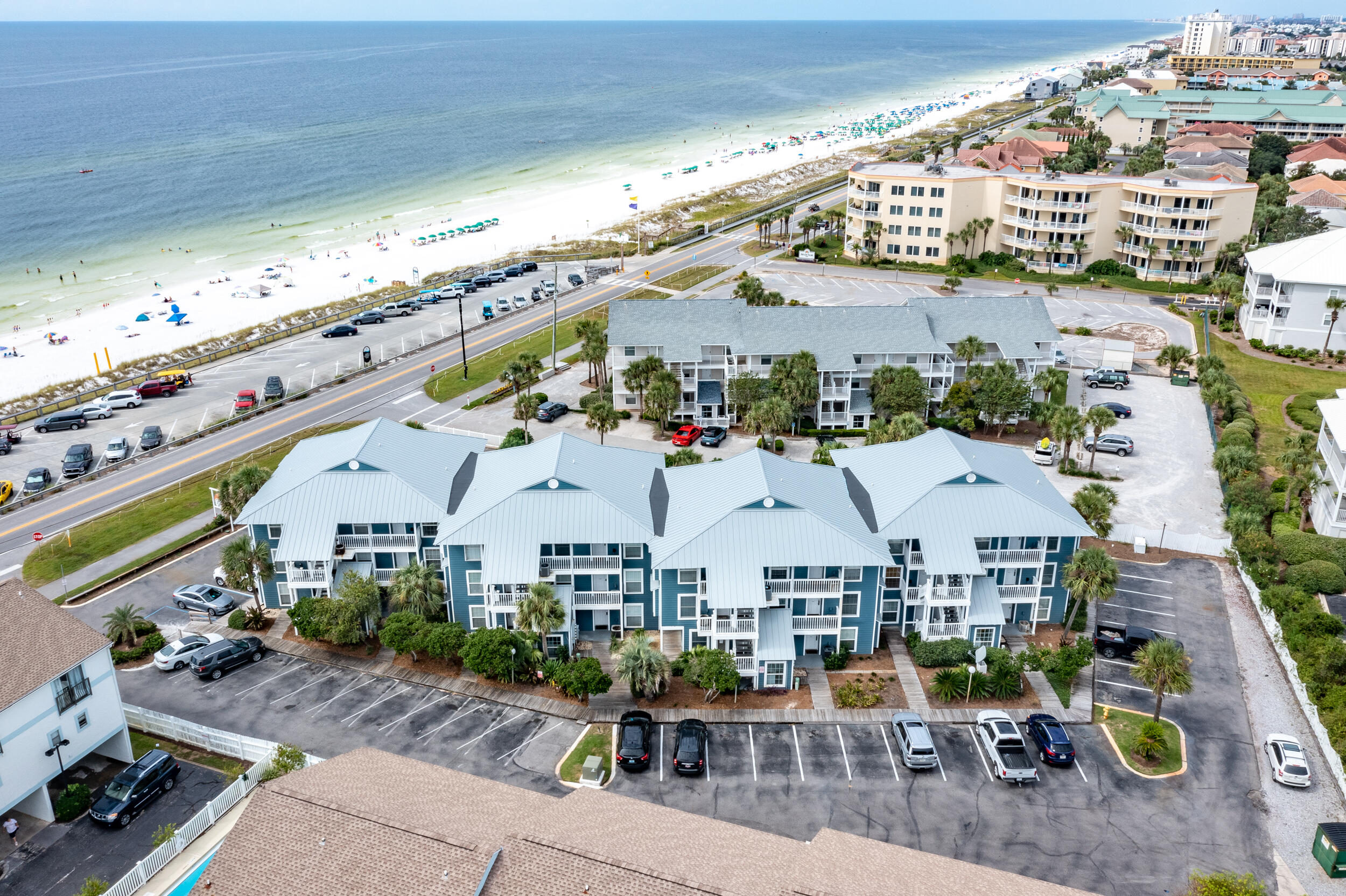 SUMMER BREEZE CONDO - Residential