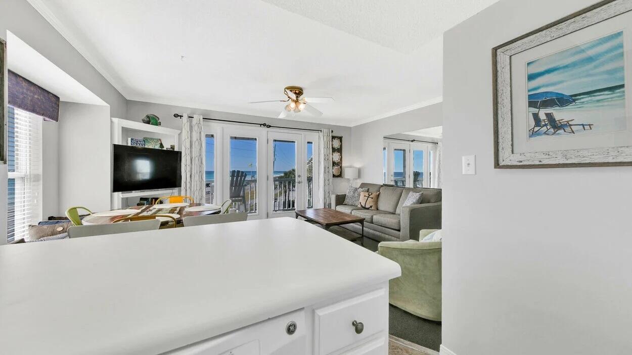 SUMMER BREEZE CONDO - Residential