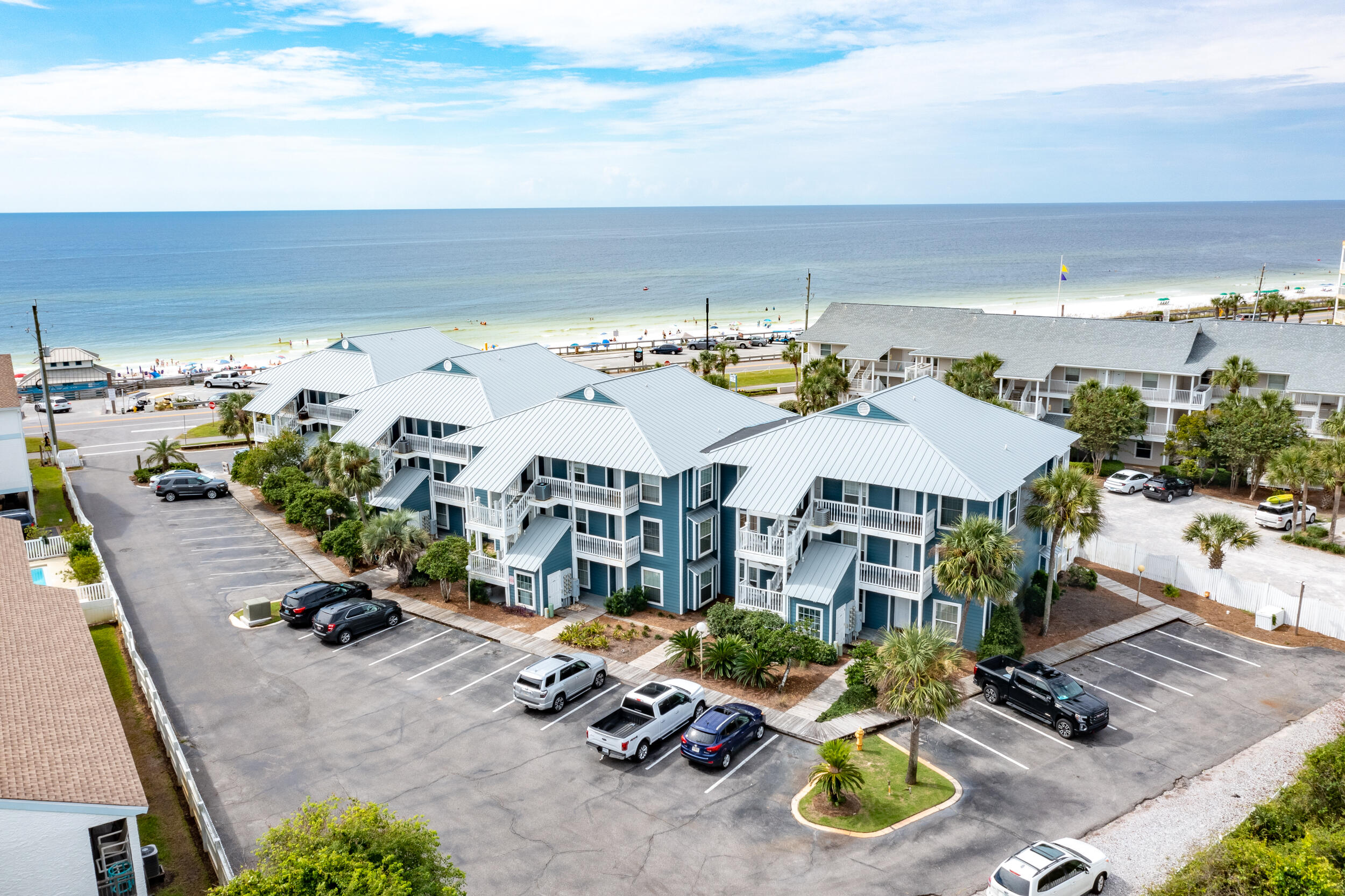 SUMMER BREEZE CONDO - Residential