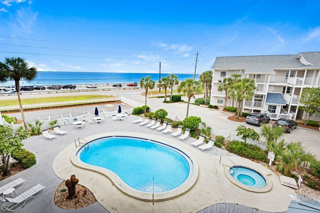 SUMMER BREEZE CONDO - Residential