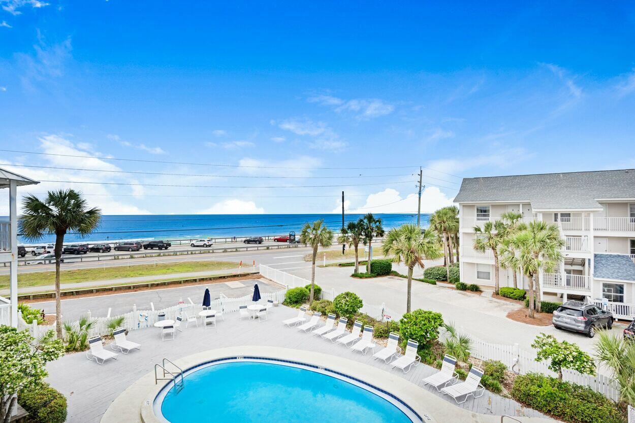 SUMMER BREEZE CONDO - Residential