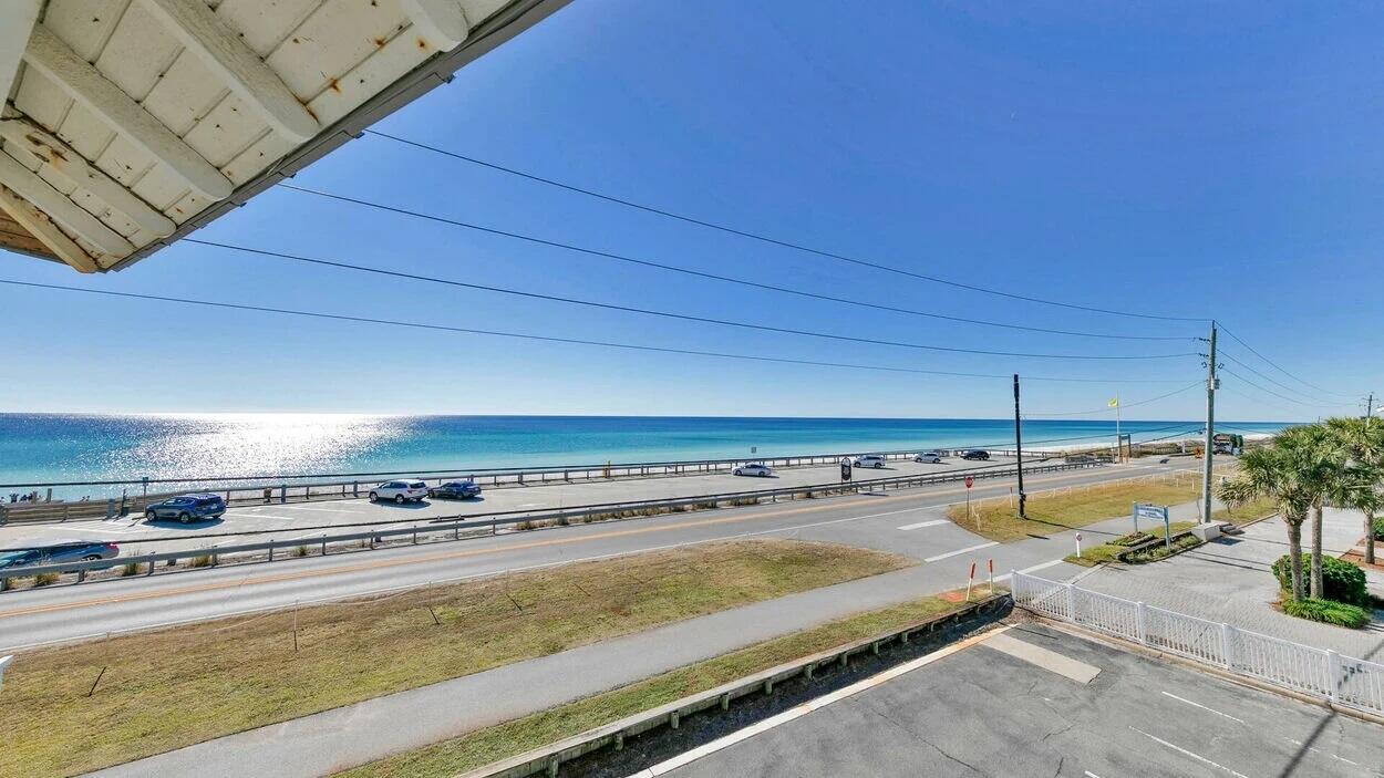 SUMMER BREEZE CONDO - Residential