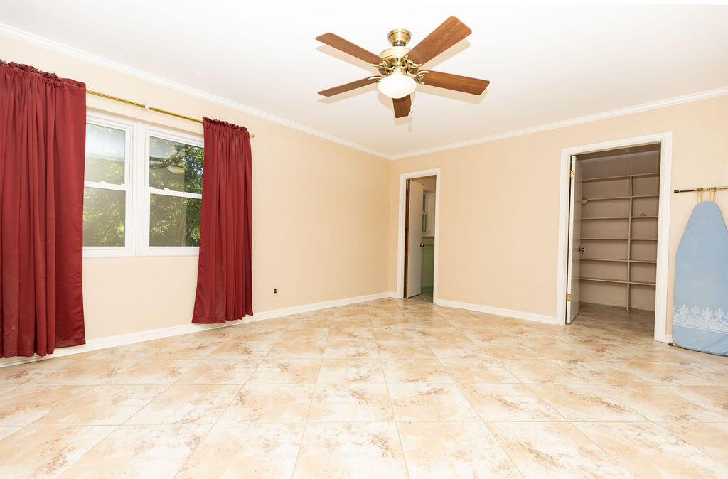 SINGLE FAM (000100) - Residential